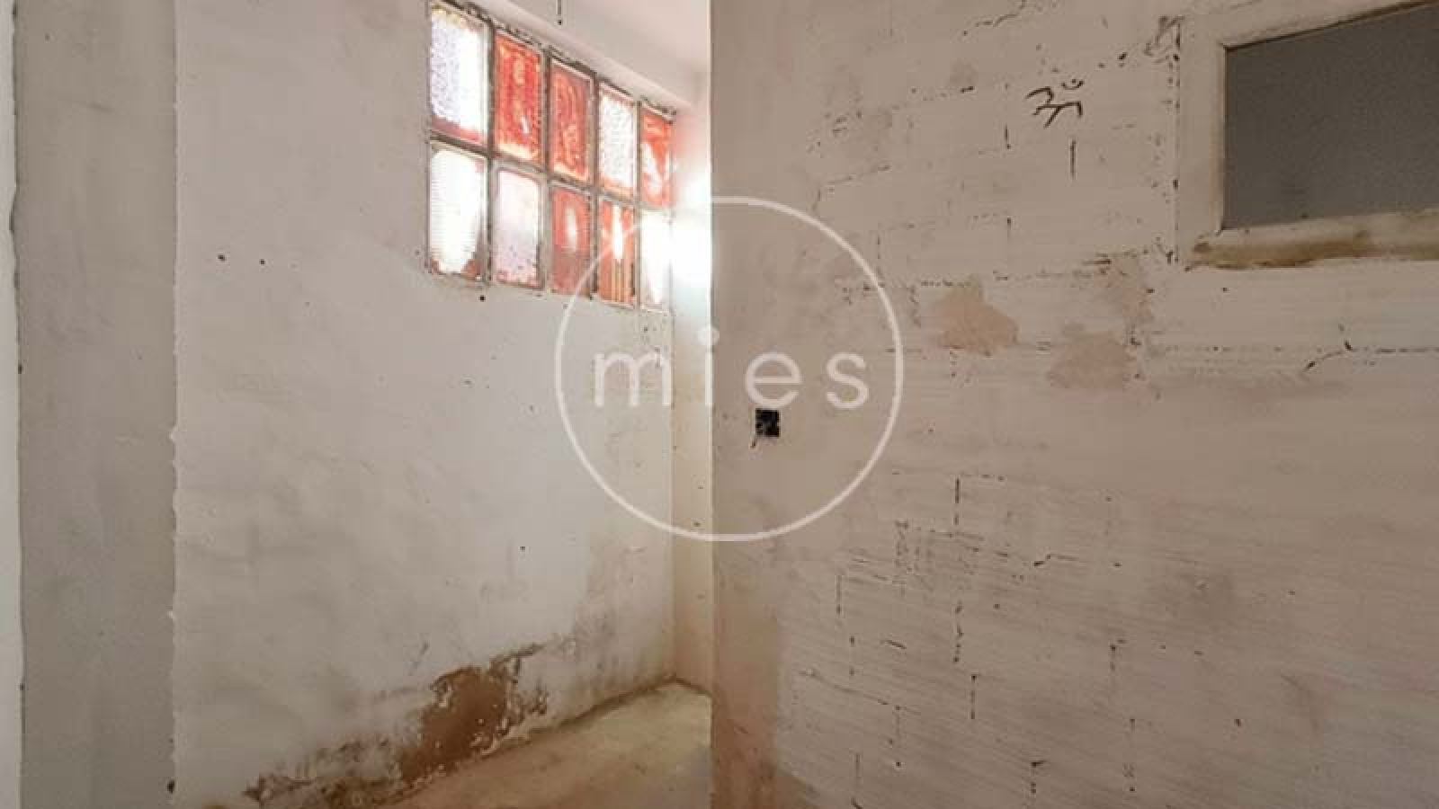 mies inmobiliaria, local planta baja, local esquinero, cambio de uso a vivienda, local para convertir en vivienda, inversión inmobiliaria, bajo a pie de calle, local reformar, oportunidad inmobiliaria, locales con potencial, comprar local para vivienda