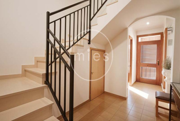 edificio en venta Torrent, finca en venta Torrent, edificio completo Torrent, inversión inmobiliaria Torrent, casa con dos viviendas Torrent, edificio con garaje grande, edificio con terraza Torrent, vivienda cerca Plaza San Pascual, inmueble Avenida al Vedat, edificio Avenida Padre Méndez, edificio rentable Valencia, edificio con posibilidad cambio de uso, edificio familiar Torrent, inmueble alta rentabilidad