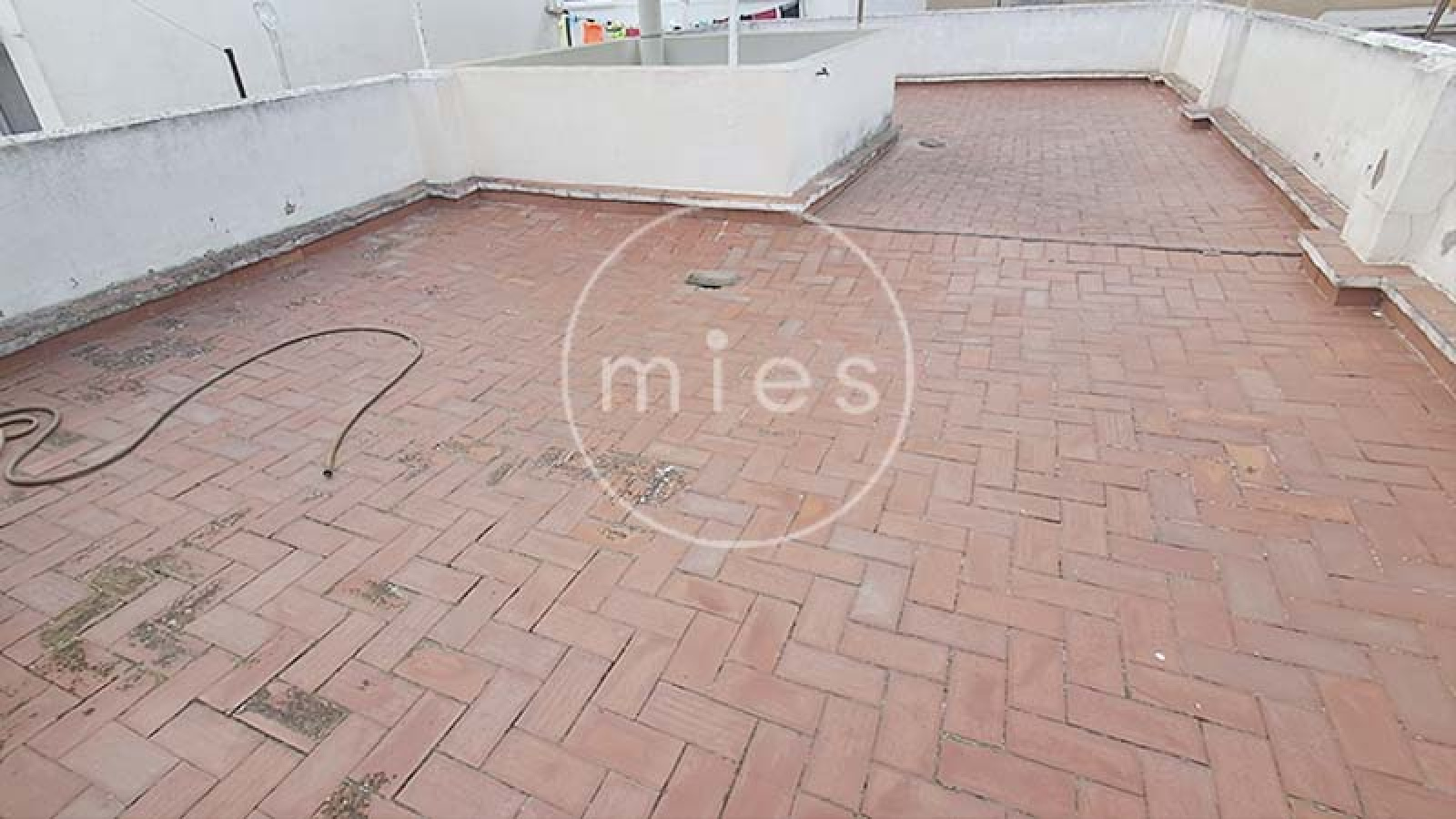 edificio en venta Torrent, finca en venta Torrent, edificio completo Torrent, inversión inmobiliaria Torrent, casa con dos viviendas Torrent, edificio con garaje grande, edificio con terraza Torrent, vivienda cerca Plaza San Pascual, inmueble Avenida al Vedat, edificio Avenida Padre Méndez, edificio rentable Valencia, edificio con posibilidad cambio de uso, edificio familiar Torrent, inmueble alta rentabilidad