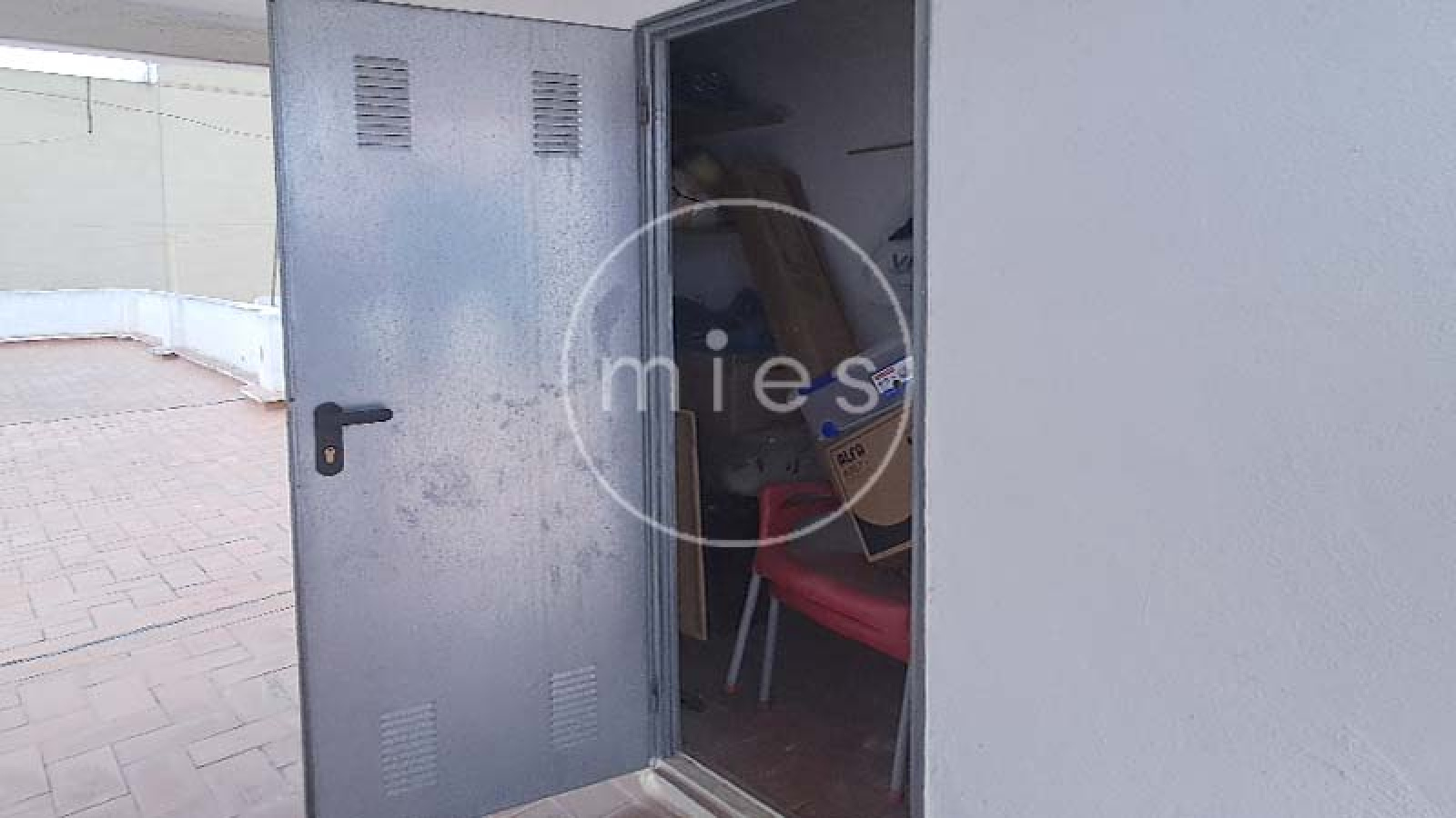 edificio en venta Torrent, finca en venta Torrent, edificio completo Torrent, inversión inmobiliaria Torrent, casa con dos viviendas Torrent, edificio con garaje grande, edificio con terraza Torrent, vivienda cerca Plaza San Pascual, inmueble Avenida al Vedat, edificio Avenida Padre Méndez, edificio rentable Valencia, edificio con posibilidad cambio de uso, edificio familiar Torrent, inmueble alta rentabilidad