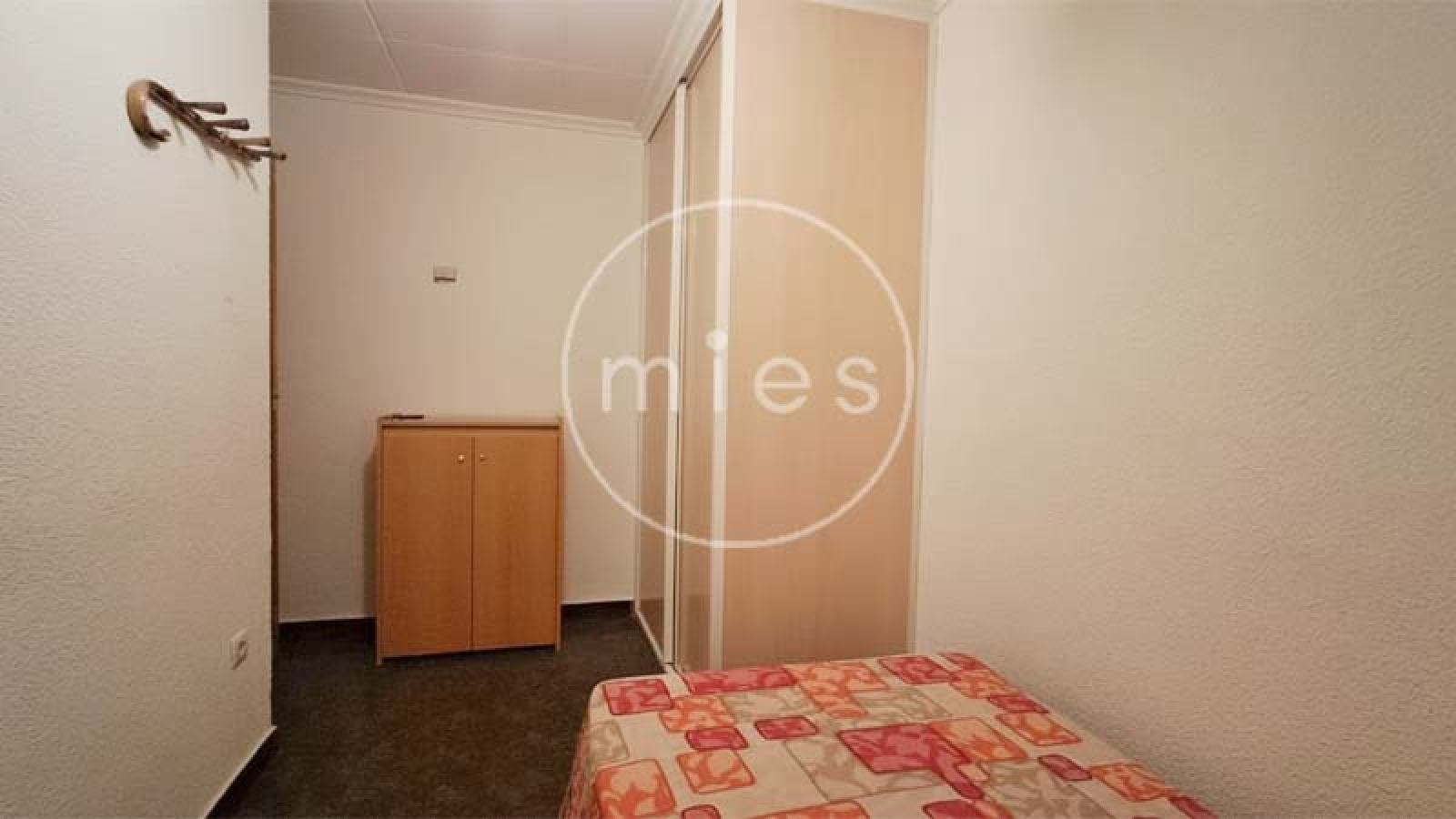 edificio en venta Torrent, finca en venta Torrent, edificio completo Torrent, inversión inmobiliaria Torrent, casa con dos viviendas Torrent, edificio con garaje grande, edificio con terraza Torrent, vivienda cerca Plaza San Pascual, inmueble Avenida al Vedat, edificio Avenida Padre Méndez, edificio rentable Valencia, edificio con posibilidad cambio de uso, edificio familiar Torrent, inmueble alta rentabilidad