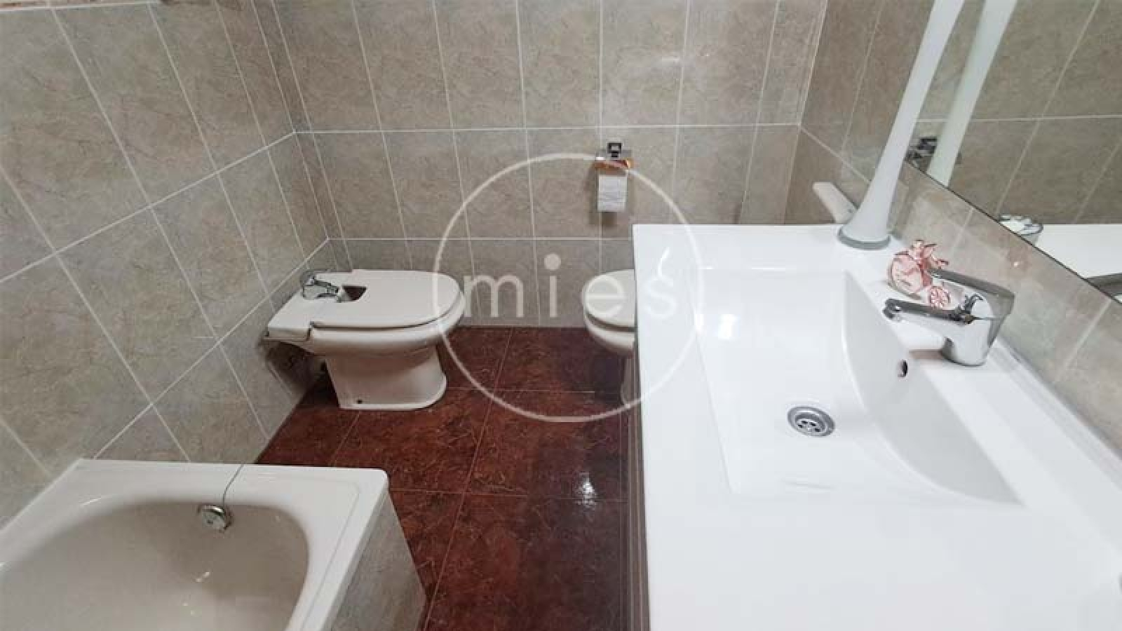 edificio en venta Torrent, finca en venta Torrent, edificio completo Torrent, inversión inmobiliaria Torrent, casa con dos viviendas Torrent, edificio con garaje grande, edificio con terraza Torrent, vivienda cerca Plaza San Pascual, inmueble Avenida al Vedat, edificio Avenida Padre Méndez, edificio rentable Valencia, edificio con posibilidad cambio de uso, edificio familiar Torrent, inmueble alta rentabilidad