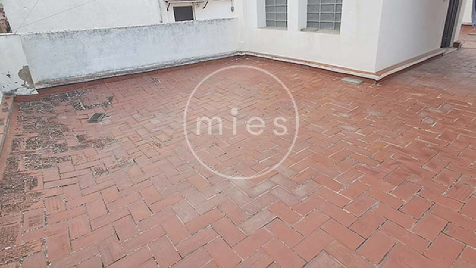 edificio en venta Torrent, finca en venta Torrent, edificio completo Torrent, inversión inmobiliaria Torrent, casa con dos viviendas Torrent, edificio con garaje grande, edificio con terraza Torrent, vivienda cerca Plaza San Pascual, inmueble Avenida al Vedat, edificio Avenida Padre Méndez, edificio rentable Valencia, edificio con posibilidad cambio de uso, edificio familiar Torrent, inmueble alta rentabilidad