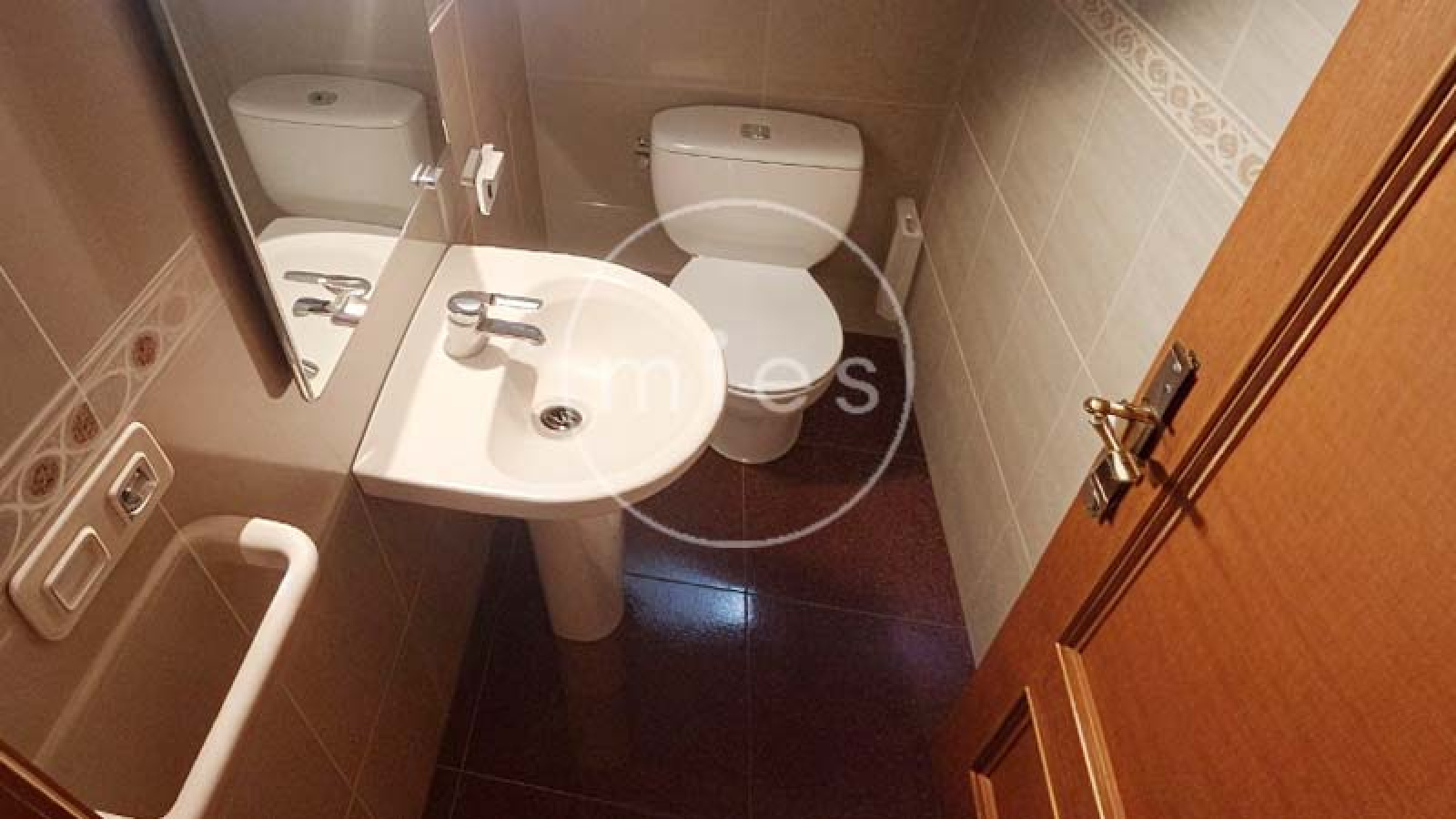 edificio en venta Torrent, finca en venta Torrent, edificio completo Torrent, inversión inmobiliaria Torrent, casa con dos viviendas Torrent, edificio con garaje grande, edificio con terraza Torrent, vivienda cerca Plaza San Pascual, inmueble Avenida al Vedat, edificio Avenida Padre Méndez, edificio rentable Valencia, edificio con posibilidad cambio de uso, edificio familiar Torrent, inmueble alta rentabilidad