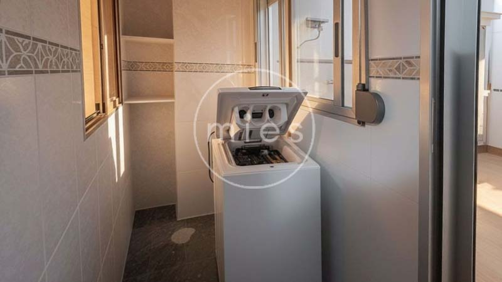 edificio en venta Torrent, finca en venta Torrent, edificio completo Torrent, inversión inmobiliaria Torrent, casa con dos viviendas Torrent, edificio con garaje grande, edificio con terraza Torrent, vivienda cerca Plaza San Pascual, inmueble Avenida al Vedat, edificio Avenida Padre Méndez, edificio rentable Valencia, edificio con posibilidad cambio de uso, edificio familiar Torrent, inmueble alta rentabilidad