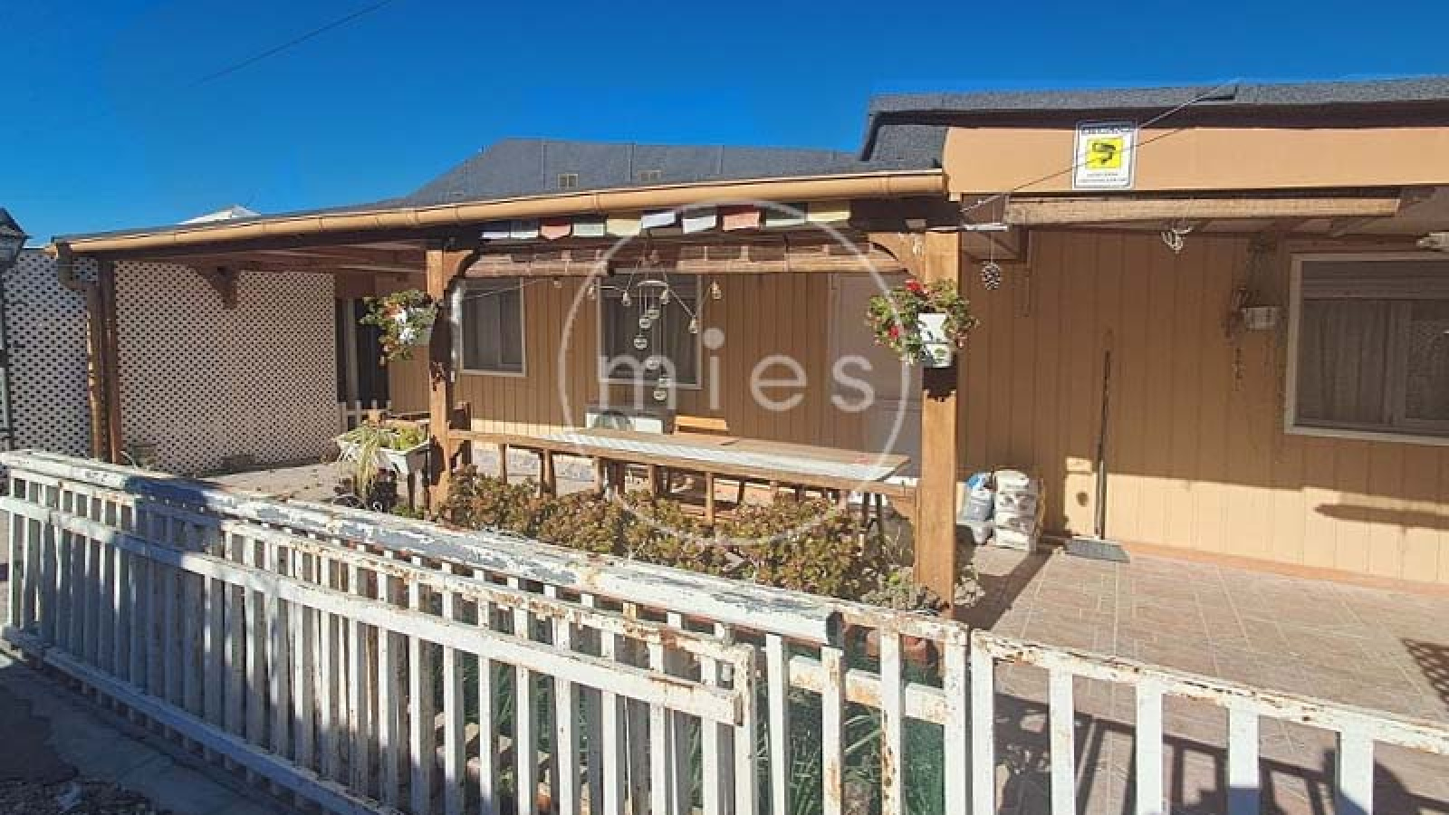 casa en venta camping la pirámide, casa torrent serra perenxisa, casa con terraza torrent, vivienda camping la pirámide, casa familiar torrent, comprar casa naturaleza, vivienda con piscina y barbacoa torrent, casa comunidad camping