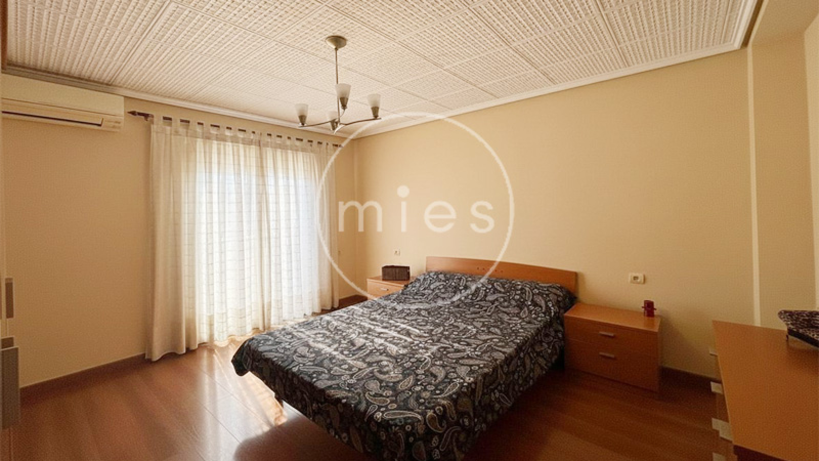 luminosa habitacion exterior doble en buena zona de xirivella