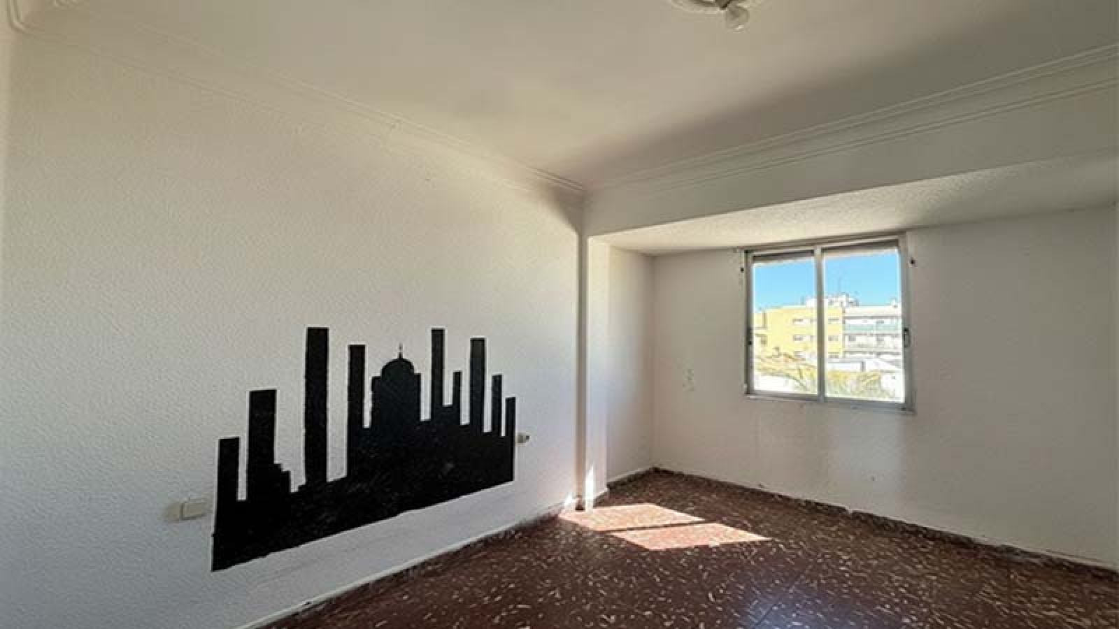 piso Massanassa, piso en venta Massanassa, piso para reformar Valencia, inversión inmobiliaria Valencia, vivienda para reformar, piso barato Valencia, oportunidad inversores, reformar piso Massanassa, comprar piso Valencia económico, inmueble vandalizado inversión, piso 4 habitaciones Massanassa, inmobiliaria Valencia, Mies Gestión Inmobiliaria