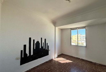 piso Massanassa, piso en venta Massanassa, piso para reformar Valencia, inversión inmobiliaria Valencia, vivienda para reformar, piso barato Valencia, oportunidad inversores, reformar piso Massanassa, comprar piso Valencia económico, inmueble vandalizado inversión, piso 4 habitaciones Massanassa, inmobiliaria Valencia, Mies Gestión Inmobiliaria