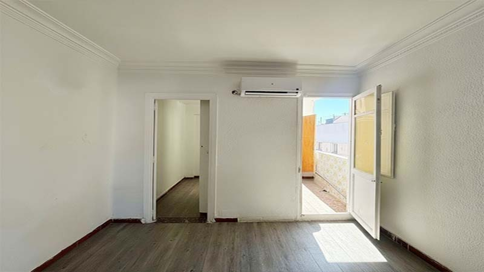 piso Massanassa, piso en venta Massanassa, piso para reformar Valencia, inversión inmobiliaria Valencia, vivienda para reformar, piso barato Valencia, oportunidad inversores, reformar piso Massanassa, comprar piso Valencia económico, inmueble vandalizado inversión, piso 4 habitaciones Massanassa, inmobiliaria Valencia, Mies Gestión Inmobiliaria