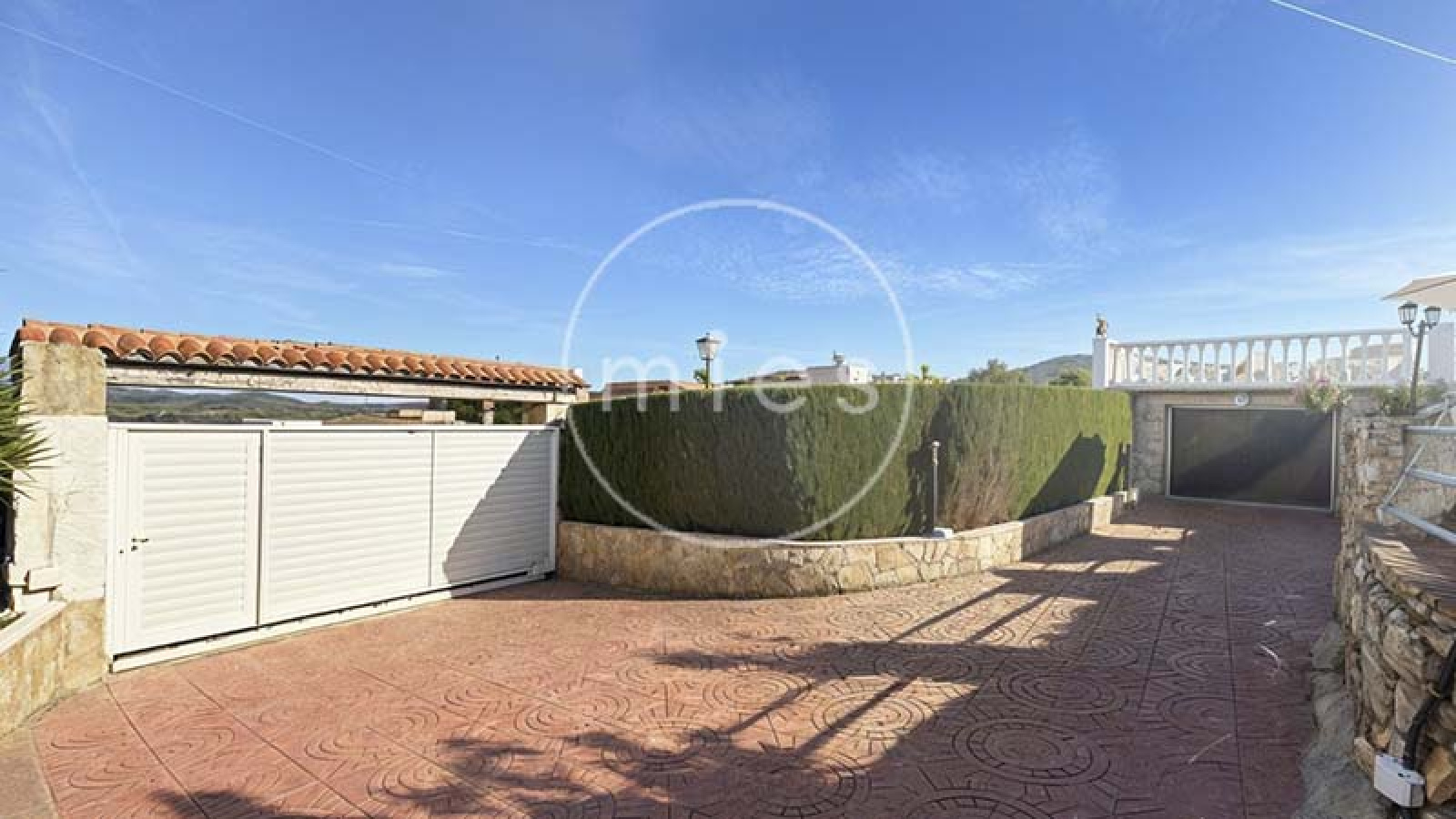 chalet urbano Montroy, chalet Balcón de Montroy, chalet en venta Montroy, chalet amplio Valencia, chalet con piscina Montroy, casa urbana con parcela, chalet 5 habitaciones Valencia, inmobiliaria Torrent, Mies Gestión Inmobiliaria, chalet con garaje y piscina, casa en Real de Montroy, chalet listo para entrar a vivir Valencia, chalet independiente Valencia interior