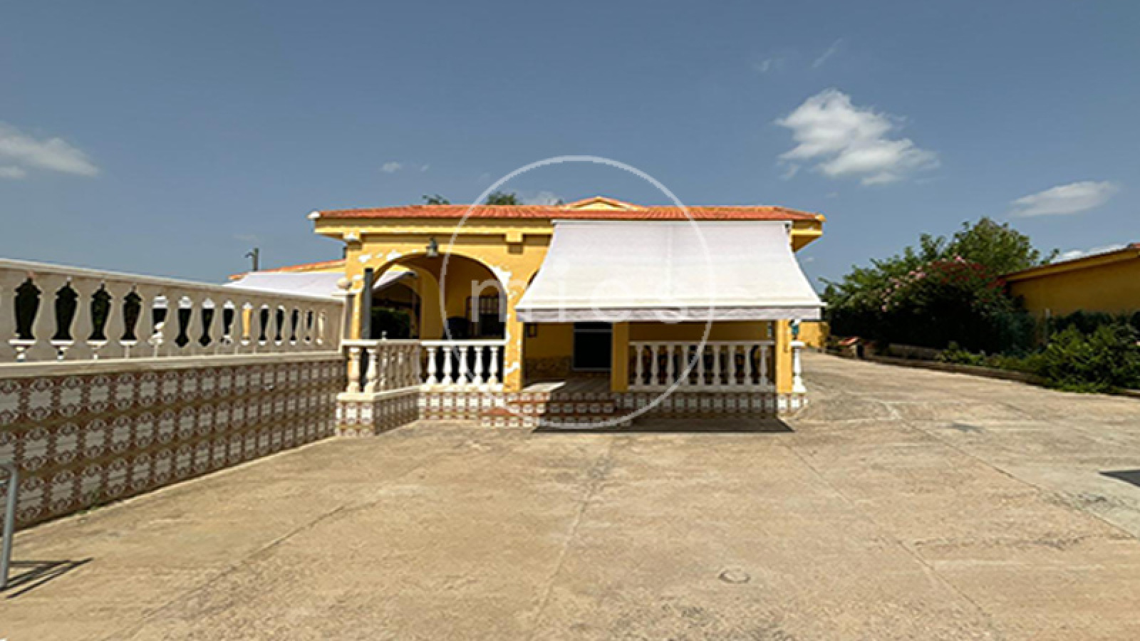 chalet en venta Turís, chalet una planta Turís, casa con piscina Turís, inmobiliaria Turís, comprar chalet Valencia, parcela grande, urbanización Cañapar, casa con jardín Turís, vivienda con porche y garaje