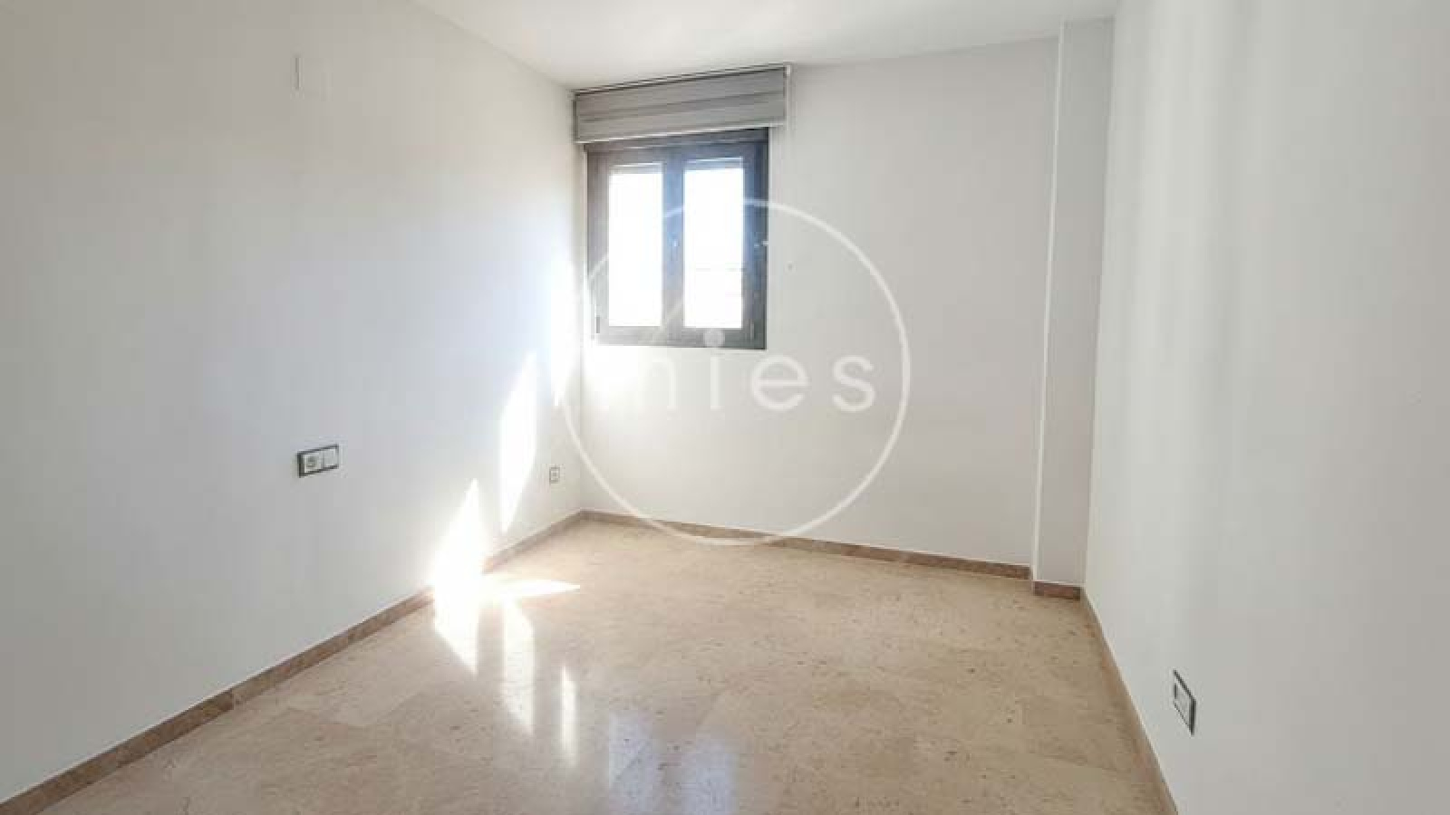 alquiler piso Valencia Safranar, piso alquiler Calle Xera Valencia, alquiler 3 habitaciones Valencia, piso con piscina Valencia alquiler, alquiler piso Patraix, piso exterior Valencia alquiler, MIES Inmobiliaria alquiler, vivienda alquiler Valencia larga duración, piso con ascensor Valencia, alquiler piso 2 baños Valencia