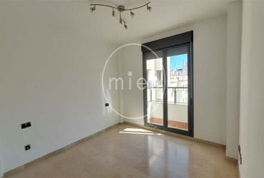 alquiler piso Valencia Safranar, piso alquiler Calle Xera Valencia, alquiler 3 habitaciones Valencia, piso con piscina Valencia alquiler, alquiler piso Patraix, piso exterior Valencia alquiler, MIES Inmobiliaria alquiler, vivienda alquiler Valencia larga duración, piso con ascensor Valencia, alquiler piso 2 baños Valencia