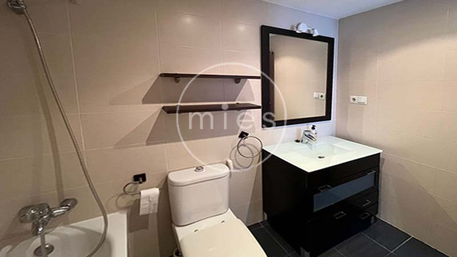 
alquiler piso Torrent, piso en Parc Central, alquiler Parc Central Torrent, piso con garaje Torrent, piso con trastero Torrent, piso semiamueblado Torrent, piso con ascensor Torrent, piso con aire acondicionado Torrent, alquiler vivienda Torrent, MIES Inmobiliaria