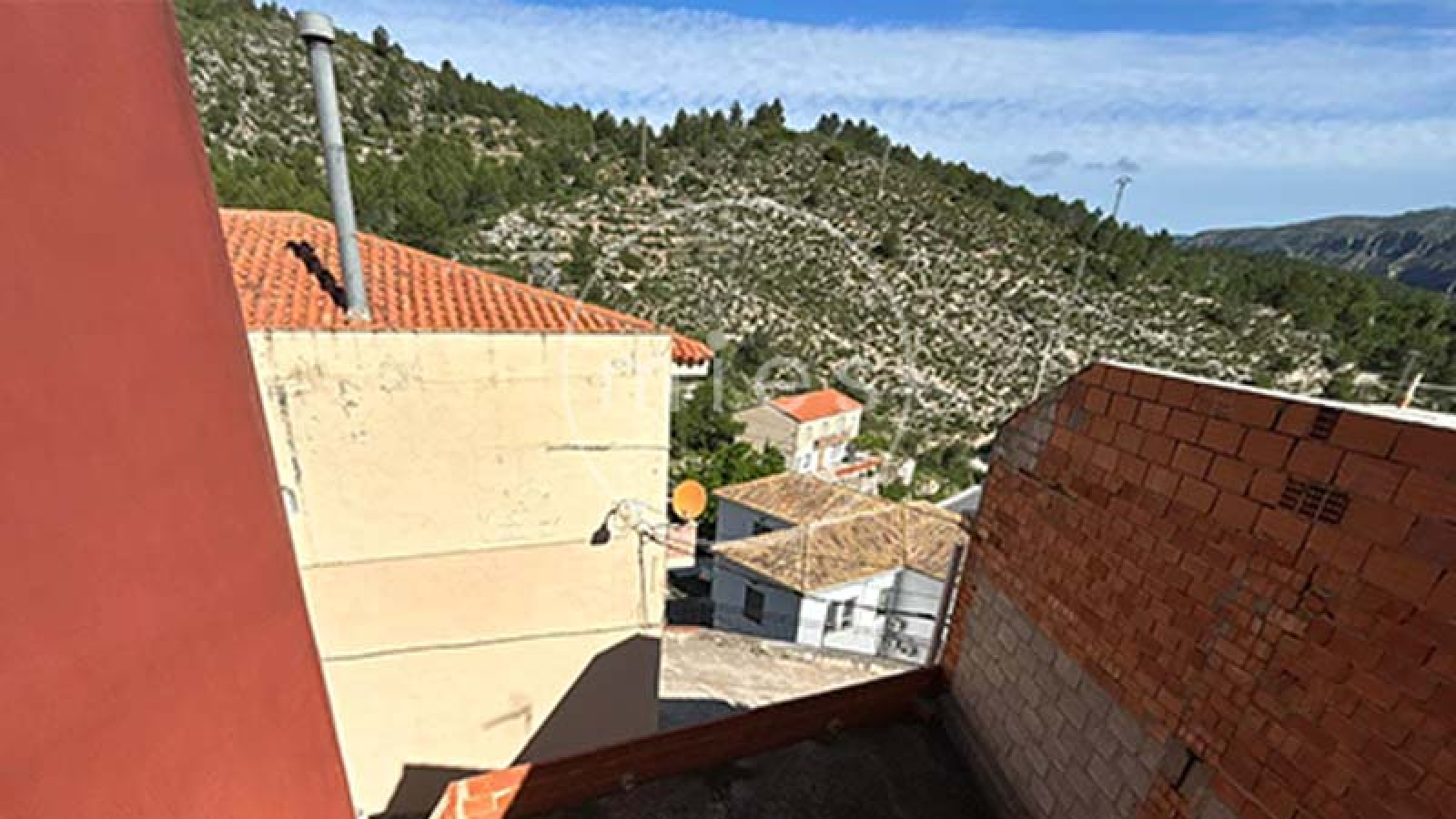 casa en venta Millares, Millares Valencia casa, inversión turismo rural Valencia, casa rural Valencia interior, segunda residencia Valencia, casa con chimenea Valencia, casa con garaje Millares, inversión inmobiliaria Valencia interior, alquiler turístico Valencia, casa para reformar Valencia, Canal de Navarrés vivienda, casa pueblo Valencia venta