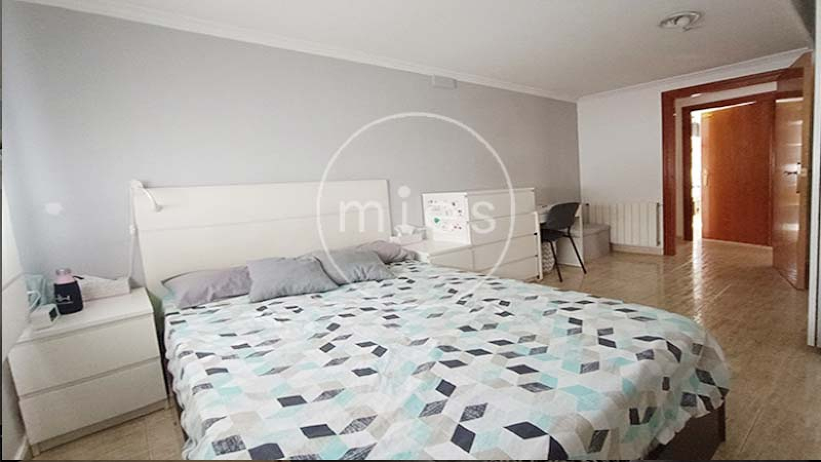 Mies Inmobiliaria, Mies Gestión Inmobiliaria, piso en venta San Isidro Valencia, piso reformado Valencia, piso con ascensor Valencia, vivienda San Isidro, comprar piso San Isidro, piso 3 habitaciones Valencia, piso con balcón Valencia, piso luminoso Valencia, vivienda reformada Valencia, piso junto al metro Valencia, piso cerca V30, vivienda lista para entrar a vivir, inmobiliaria Valencia, piso con calefacción Valencia, piso con aire acondicionado Valencia, piso 100 metros Valencia, vivienda familiar Valencia, piso cerca transporte público Valencia, comprar vivienda Valencia, oportunidad inmobiliaria Valencia, piso séptima planta Valencia, piso con baño en suite Valencia, vivienda cerca hospitales Valencia, piso cerca colegios Valencia, piso cerca supermercados Valencia, inmueble reformado San Isidro, venta de pisos Valencia, inmobiliaria San Isidro Valencia.