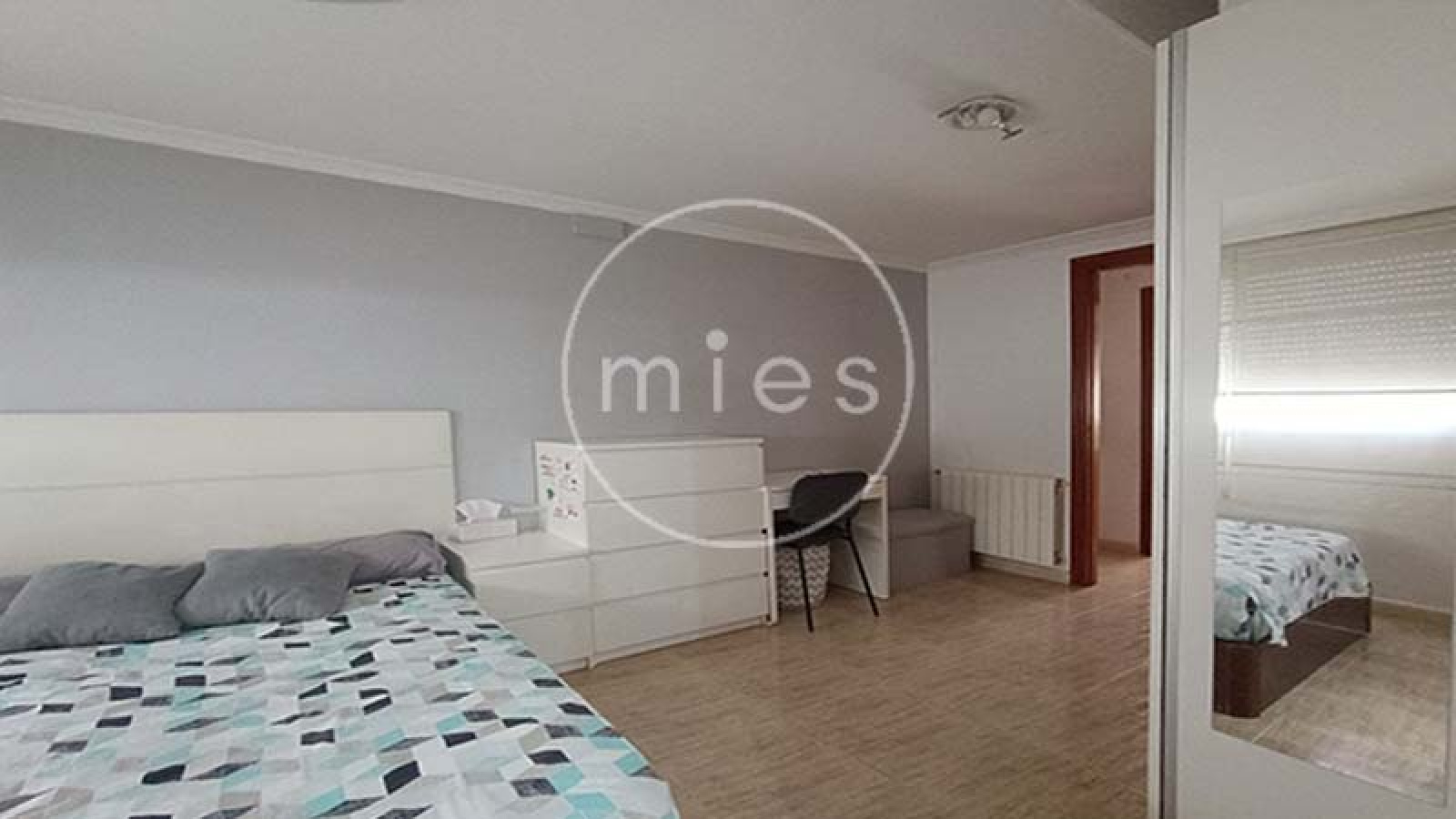 Mies Inmobiliaria, Mies Gestión Inmobiliaria, piso en venta San Isidro Valencia, piso reformado Valencia, piso con ascensor Valencia, vivienda San Isidro, comprar piso San Isidro, piso 3 habitaciones Valencia, piso con balcón Valencia, piso luminoso Valencia, vivienda reformada Valencia, piso junto al metro Valencia, piso cerca V30, vivienda lista para entrar a vivir, inmobiliaria Valencia, piso con calefacción Valencia, piso con aire acondicionado Valencia, piso 100 metros Valencia, vivienda familiar Valencia, piso cerca transporte público Valencia, comprar vivienda Valencia, oportunidad inmobiliaria Valencia, piso séptima planta Valencia, piso con baño en suite Valencia, vivienda cerca hospitales Valencia, piso cerca colegios Valencia, piso cerca supermercados Valencia, inmueble reformado San Isidro, venta de pisos Valencia, inmobiliaria San Isidro Valencia.