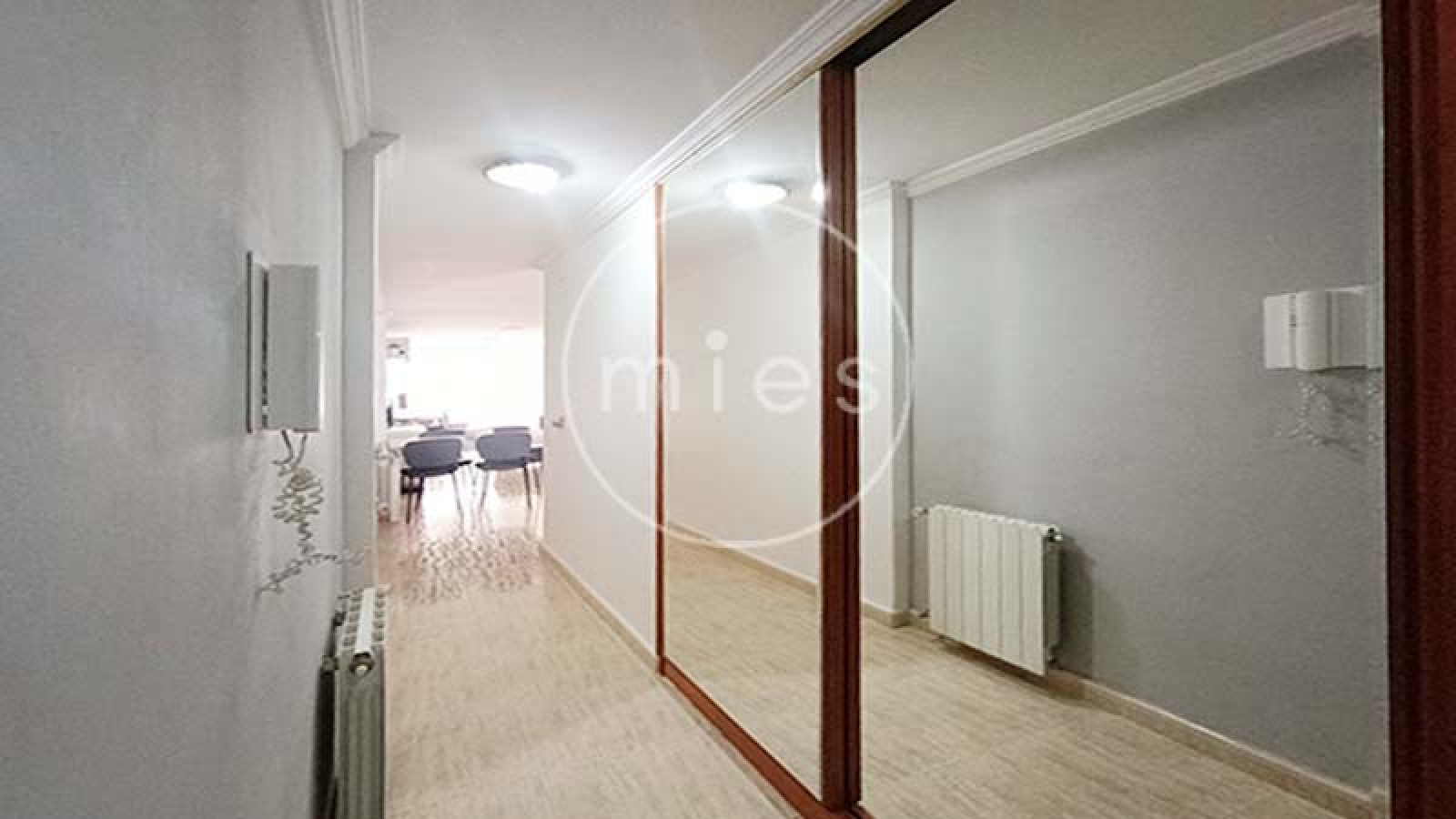 Mies Inmobiliaria, Mies Gestión Inmobiliaria, piso en venta San Isidro Valencia, piso reformado Valencia, piso con ascensor Valencia, vivienda San Isidro, comprar piso San Isidro, piso 3 habitaciones Valencia, piso con balcón Valencia, piso luminoso Valencia, vivienda reformada Valencia, piso junto al metro Valencia, piso cerca V30, vivienda lista para entrar a vivir, inmobiliaria Valencia, piso con calefacción Valencia, piso con aire acondicionado Valencia, piso 100 metros Valencia, vivienda familiar Valencia, piso cerca transporte público Valencia, comprar vivienda Valencia, oportunidad inmobiliaria Valencia, piso séptima planta Valencia, piso con baño en suite Valencia, vivienda cerca hospitales Valencia, piso cerca colegios Valencia, piso cerca supermercados Valencia, inmueble reformado San Isidro, venta de pisos Valencia, inmobiliaria San Isidro Valencia.