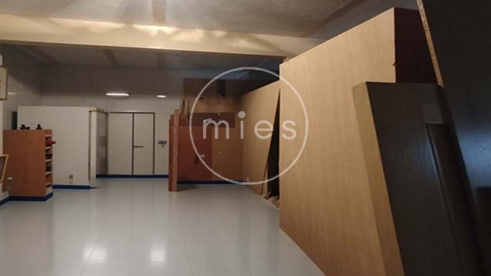 Mies Inmobiliaria, Mies Gestión Inmobiliaria, parcela urbana Montserrat, solar urbano Montserrat, terreno urbano en venta Montserrat, construir vivienda Montserrat, parcela para casa Montserrat, almacén en venta Montserrat, nave en venta Montserrat, terreno urbano Valencia, solar urbano Valencia, parcela edificable Montserrat, inversión inmobiliaria Montserrat, almacén con parcela Valencia, terreno para construir vivienda Valencia, almacén para materiales Montserrat, parcela con construcción Montserrat, inmueble para reformar Montserrat, oportunidad inmobiliaria Montserrat, venta de terrenos urbanos Valencia, parcela urbana con almacén, solar para vivienda unifamiliar Montserrat, terreno urbanizable Montserrat, almacén con luz y agua Valencia.