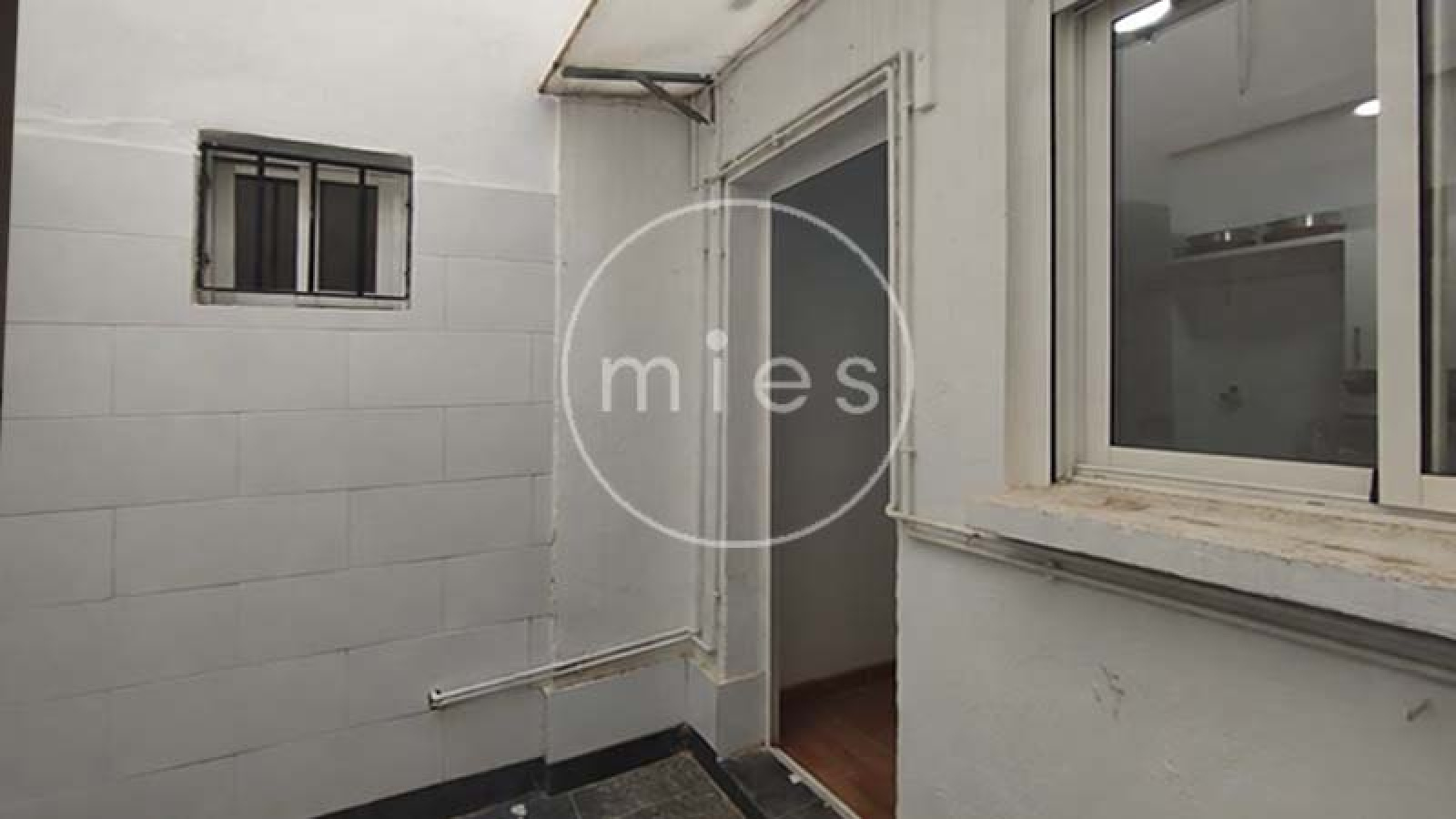Mies Inmobiliaria, Mies Gestión Inmobiliaria, local comercial Torrent, local en venta Torrent, local Avenida al Vedat, local con patio Torrent, oficina en venta Torrent, despacho profesional Torrent, local para clínica Torrent, local para academia Torrent, local adaptado minusválidos Torrent, inversión local comercial Torrent, local céntrico Torrent, local cerca metro Torrent, local cerca Ayuntamiento Torrent, local para negocio Torrent, inmueble comercial Torrent, local reformado Torrent, venta de locales Torrent, local con despachos Valencia, local profesional Torrent, local comercial Valencia, oportunidad inversión Torrent, local con patio interior Torrent.