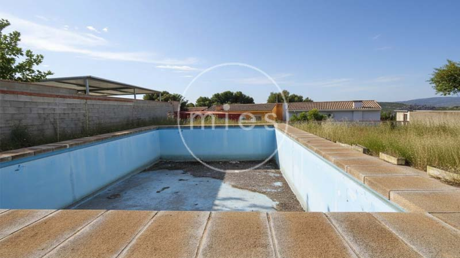 parcela urbana Montserrat, terreno urbano Montserrat, parcela cerca de La Rabassa, terreno en venta Montserrat, Mies Inmobiliaria, parcela con caseta Valencia, terreno con piscina Montserrat, parcela urbana 1352 m², construir vivienda Montserrat, parcela vallada Montserrat, caseta en parcela urbana, terreno urbanización Montserrat, inversión inmobiliaria Montserrat, parcela para reformar Valencia, terreno urbano Valencia.