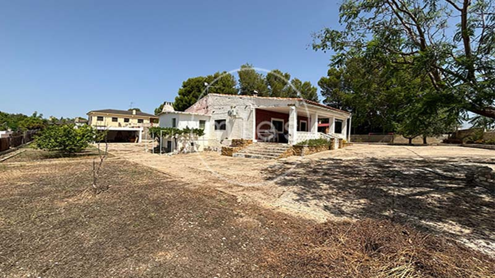 chalet en venta en Turís, chalet con piscina en Turís, casa en venta en Turís, chalet en urbanización Cañapar, chalet en venta Valencia, chalet con parcela grande, chalet con garaje, chalet con paellero, vivienda con piscina Valencia, chalet cerca de Valencia