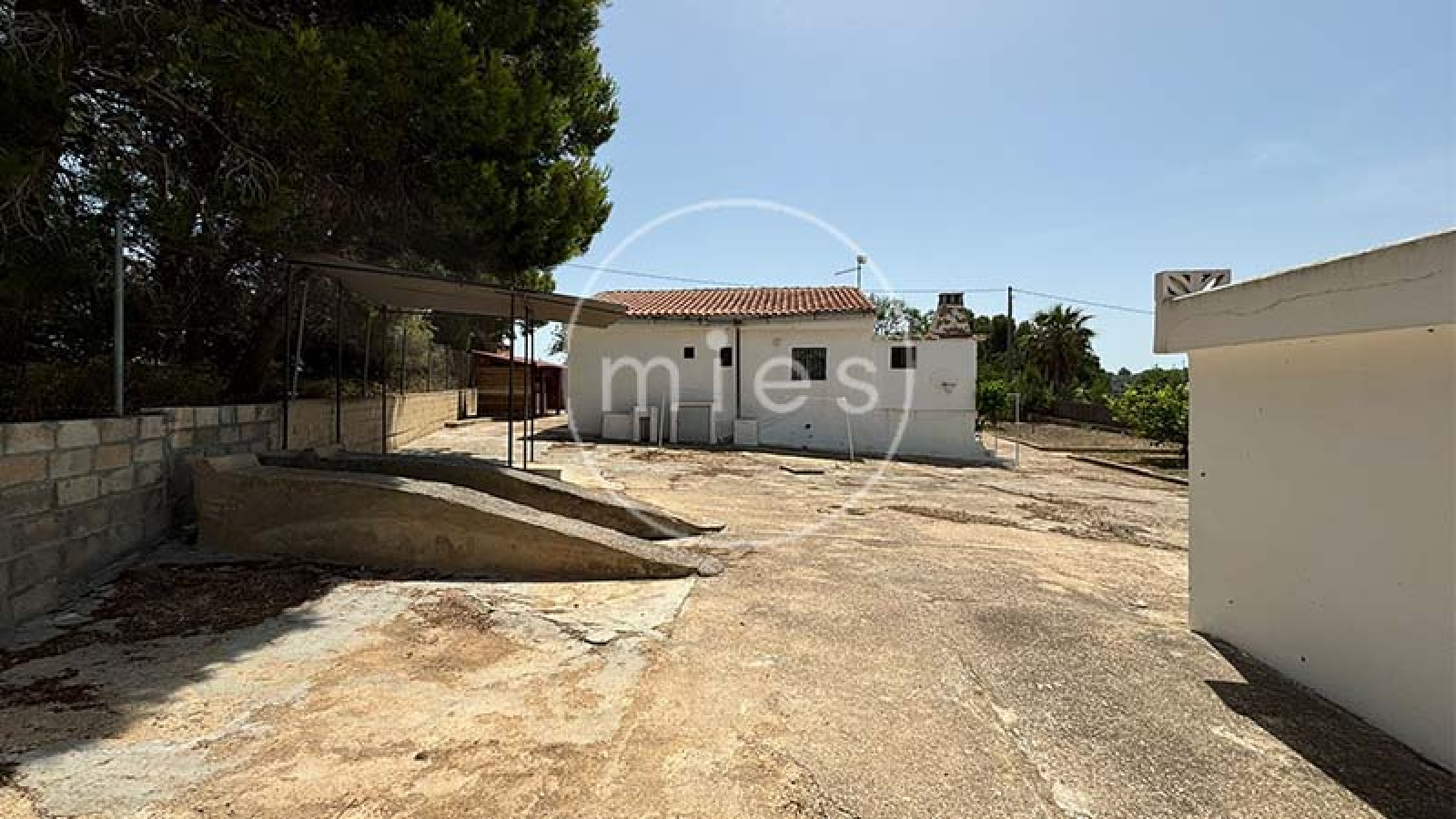 chalet en venta en Turís, chalet con piscina en Turís, casa en venta en Turís, chalet en urbanización Cañapar, chalet en venta Valencia, chalet con parcela grande, chalet con garaje, chalet con paellero, vivienda con piscina Valencia, chalet cerca de Valencia