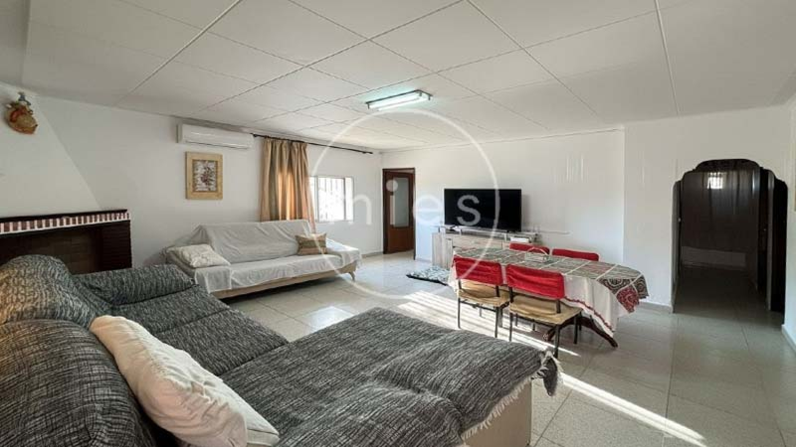 chalet en venta en Turís, chalet con piscina en Turís, casa en venta en Turís, chalet en urbanización Cañapar, chalet en venta Valencia, chalet con parcela grande, chalet con garaje, chalet con paellero, vivienda con piscina Valencia, chalet cerca de Valencia
