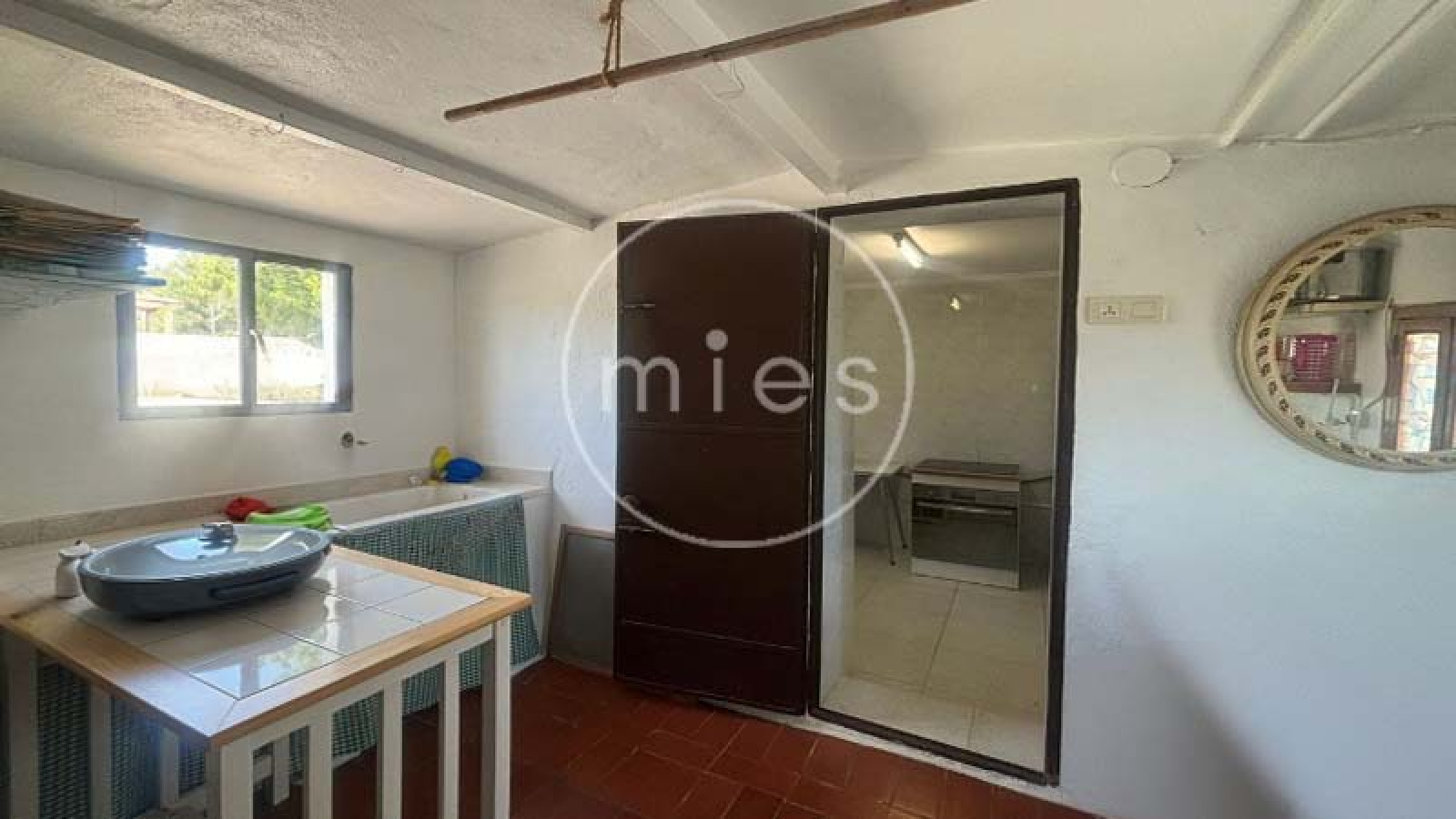 chalet en venta en Turís, chalet con piscina en Turís, casa en venta en Turís, chalet en urbanización Cañapar, chalet en venta Valencia, chalet con parcela grande, chalet con garaje, chalet con paellero, vivienda con piscina Valencia, chalet cerca de Valencia