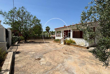 chalet en venta en Turís, chalet con piscina en Turís, casa en venta en Turís, chalet en urbanización Cañapar, chalet en venta Valencia, chalet con parcela grande, chalet con garaje, chalet con paellero, vivienda con piscina Valencia, chalet cerca de Valencia