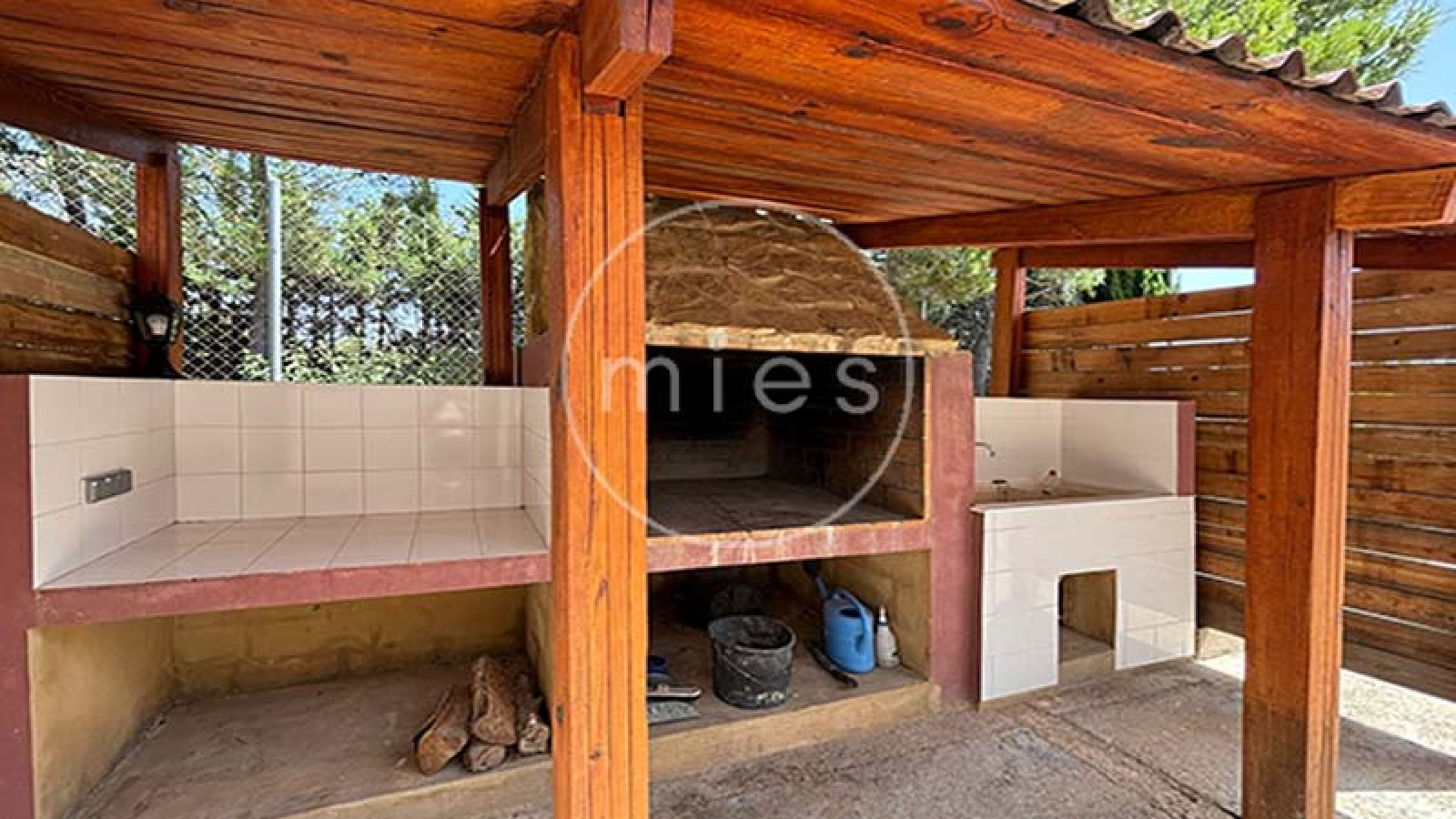 chalet en venta en Turís, chalet con piscina en Turís, casa en venta en Turís, chalet en urbanización Cañapar, chalet en venta Valencia, chalet con parcela grande, chalet con garaje, chalet con paellero, vivienda con piscina Valencia, chalet cerca de Valencia