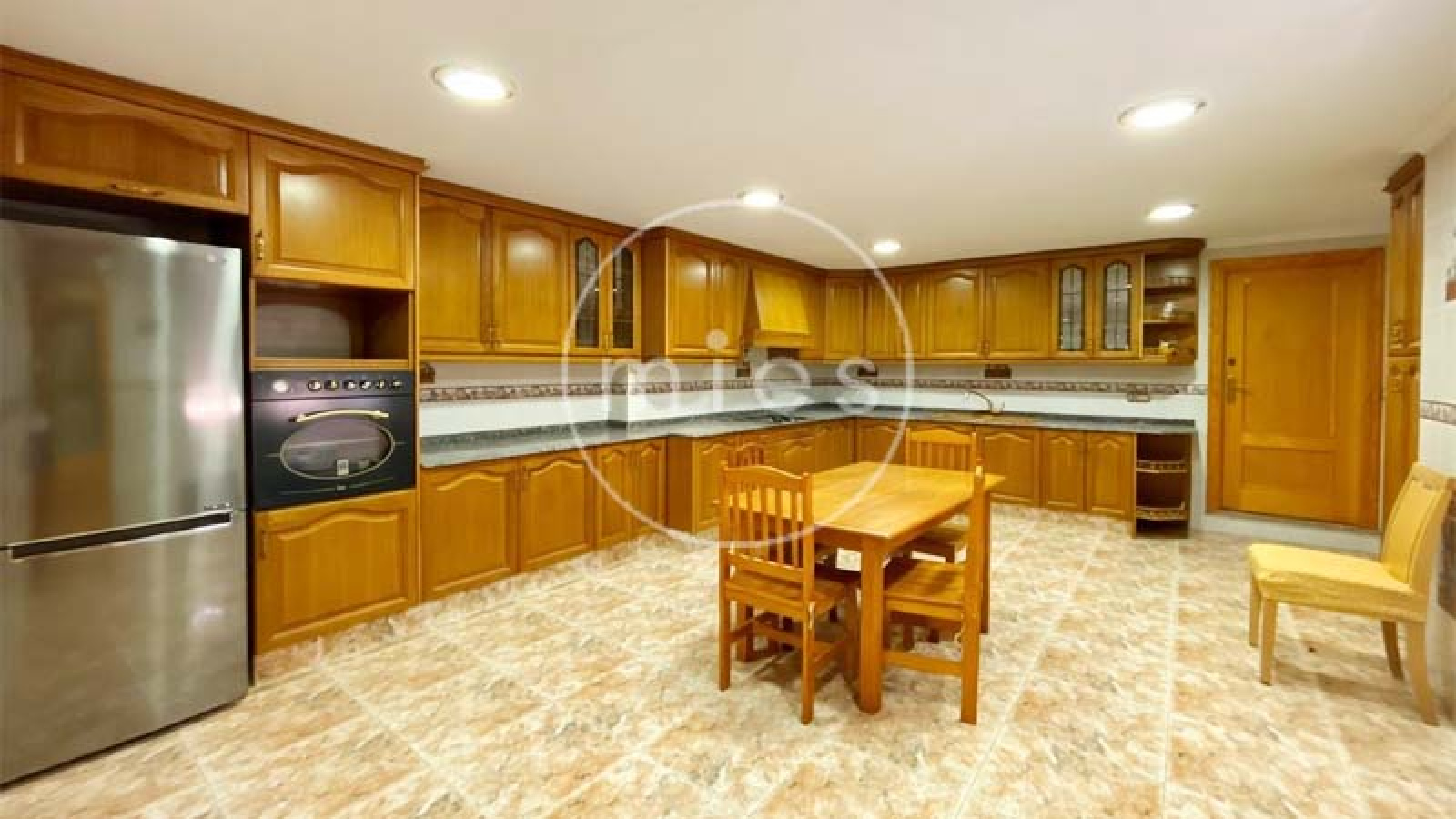 chalet en Turís, chalet en venta Turís, chalet con piscina Turís, chalet Valencia, casa en Turís, chalet independiente Valencia, chalet con parcela, chalet con piscina Valencia, vivienda en Turís, casa con jardín, chalet 9 habitaciones, inversión inmobiliaria Turís, alquiler vacacional Turís, chalet para familias, inmobiliaria Turís, MIES Inmobiliaria