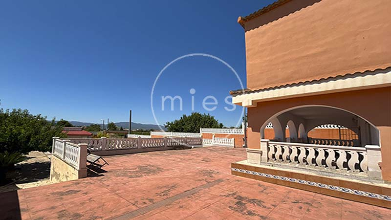chalet en Turís, chalet en venta Turís, chalet con piscina Turís, chalet Valencia, casa en Turís, chalet independiente Valencia, chalet con parcela, chalet con piscina Valencia, vivienda en Turís, casa con jardín, chalet 9 habitaciones, inversión inmobiliaria Turís, alquiler vacacional Turís, chalet para familias, inmobiliaria Turís, MIES Inmobiliaria