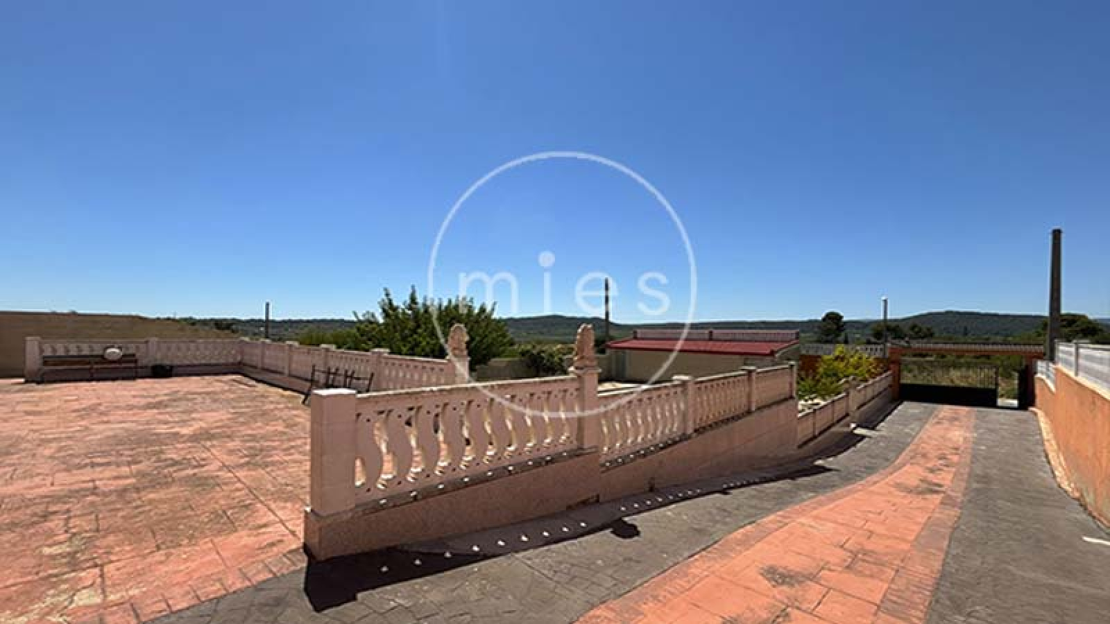 chalet en Turís, chalet en venta Turís, chalet con piscina Turís, chalet Valencia, casa en Turís, chalet independiente Valencia, chalet con parcela, chalet con piscina Valencia, vivienda en Turís, casa con jardín, chalet 9 habitaciones, inversión inmobiliaria Turís, alquiler vacacional Turís, chalet para familias, inmobiliaria Turís, MIES Inmobiliaria