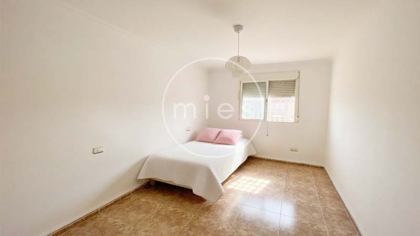 chalet en Turís, chalet en venta Turís, chalet con piscina Turís, chalet Valencia, casa en Turís, chalet independiente Valencia, chalet con parcela, chalet con piscina Valencia, vivienda en Turís, casa con jardín, chalet 9 habitaciones, inversión inmobiliaria Turís, alquiler vacacional Turís, chalet para familias, inmobiliaria Turís, MIES Inmobiliaria