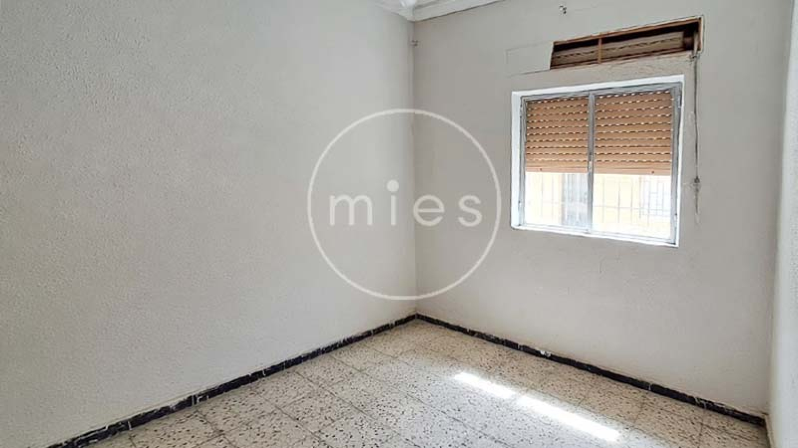 casa en venta Montroy, vivienda Montroy, casa pueblo Montroy, casa con terraza Montroy, inmobiliaria Montroy, Inmobiliaria MIES, casas en venta Valencia, vivienda para reformar Montroy, casa económica Montroy, casa dos plantas Montroy, comprar casa Montroy, inmobiliaria Valencia, casa con patio Montroy, casa cerca de Torrent, oportunidad inmobiliaria Montroy.