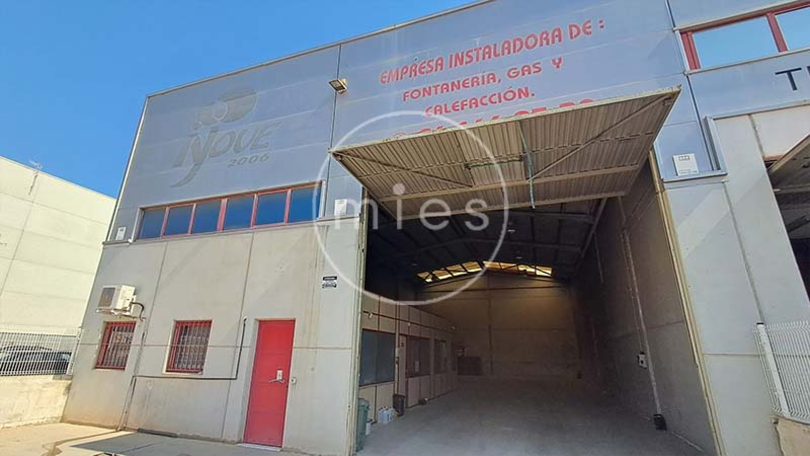 nave industrial en venta, nave industrial Valencia, nave con oficinas, nave prefabricada hormigón, nave industrial con patio, nave logística, nave para empresa, nave con trifásica, nave con oficinas Valencia, nave industrial 337 m², almacén industrial, nave para almacén, nave industrial preparada, inversión industrial Valencia, MIES Inmobiliaria.