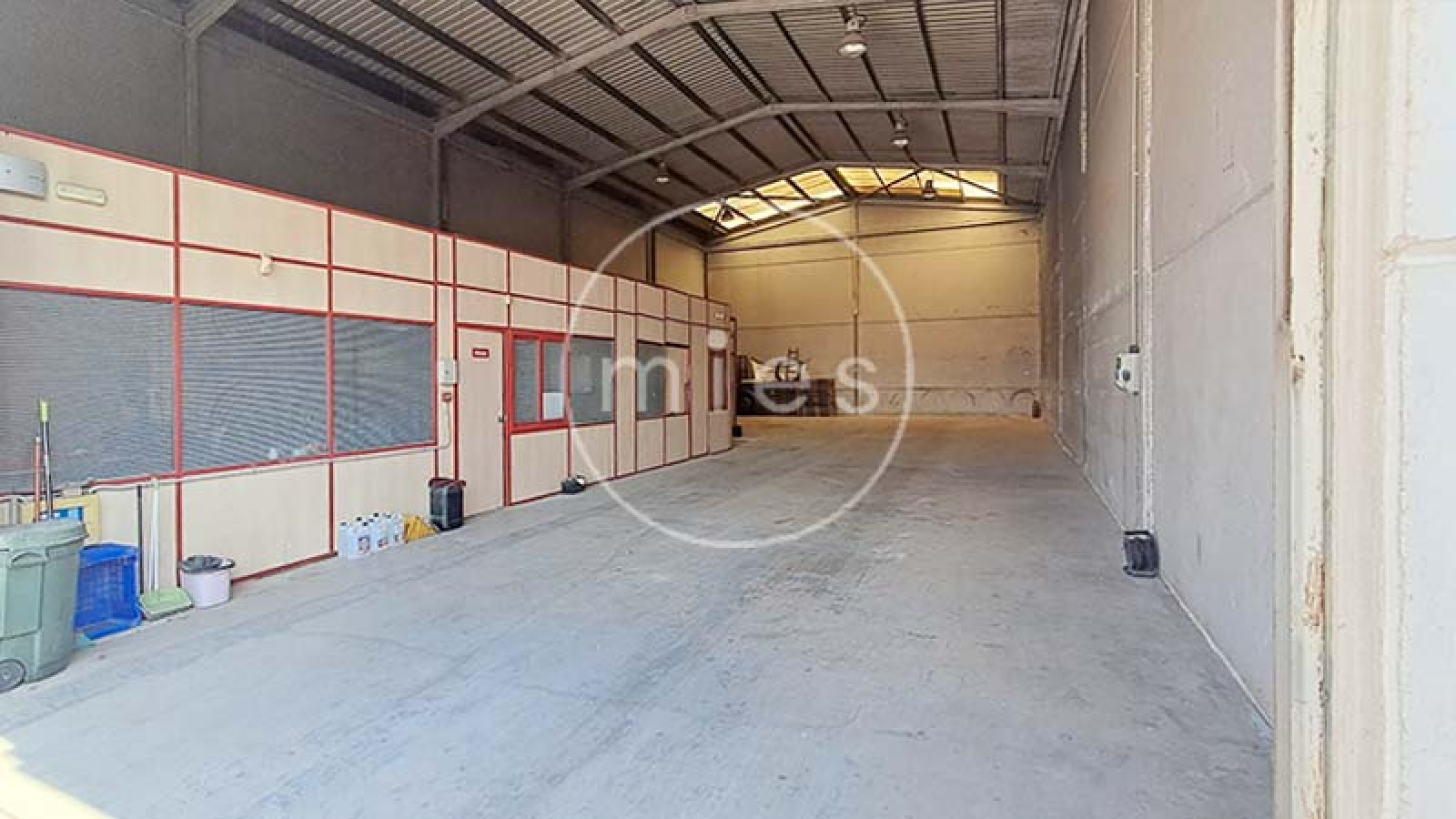 nave industrial en venta, nave industrial Valencia, nave con oficinas, nave prefabricada hormigón, nave industrial con patio, nave logística, nave para empresa, nave con trifásica, nave con oficinas Valencia, nave industrial 337 m², almacén industrial, nave para almacén, nave industrial preparada, inversión industrial Valencia, MIES Inmobiliaria.