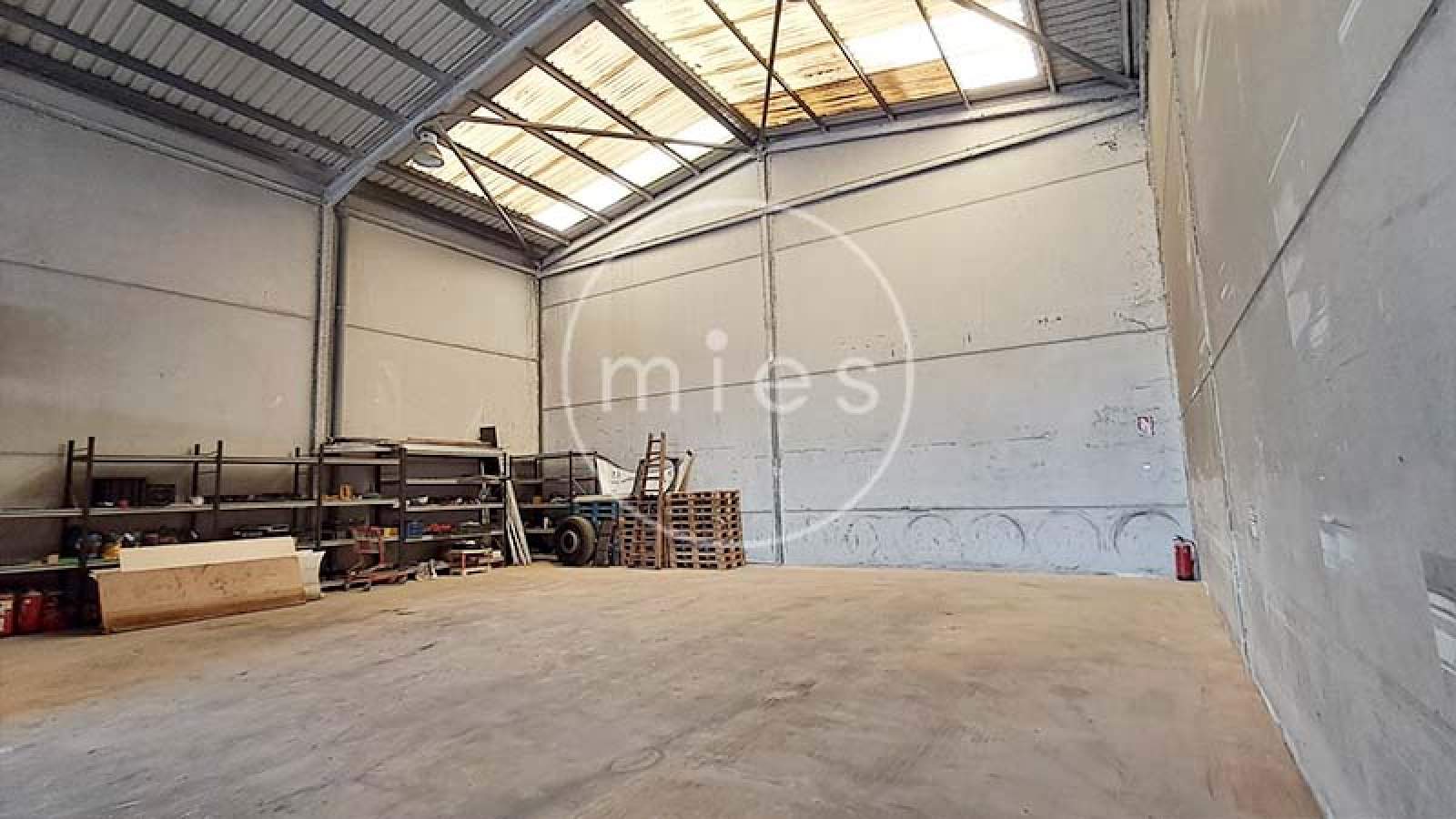 nave industrial en venta, nave industrial Valencia, nave con oficinas, nave prefabricada hormigón, nave industrial con patio, nave logística, nave para empresa, nave con trifásica, nave con oficinas Valencia, nave industrial 337 m², almacén industrial, nave para almacén, nave industrial preparada, inversión industrial Valencia, MIES Inmobiliaria.