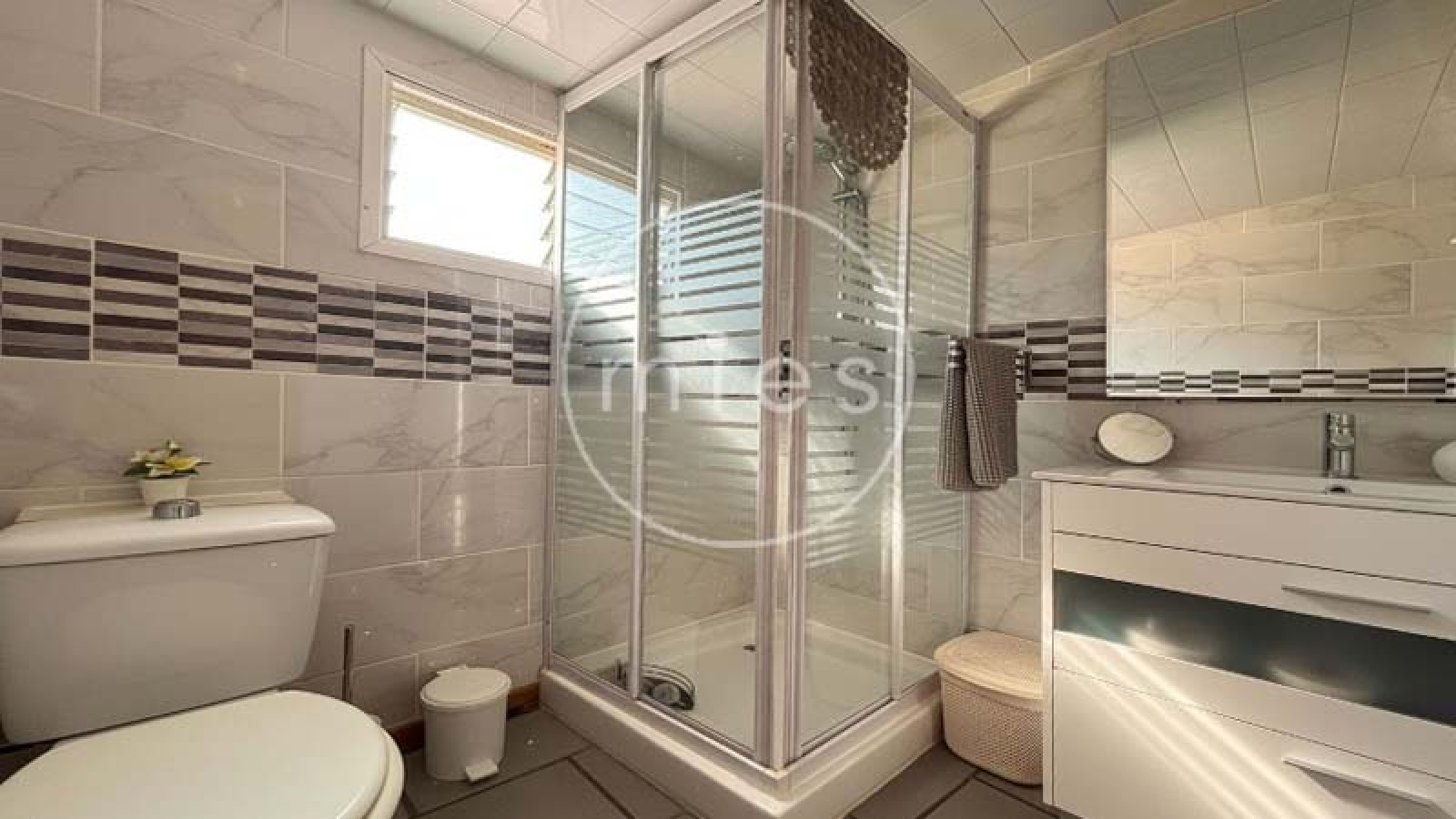 chalet en Turís, chalet en venta Turís, chalet con piscina Turís, chalet Valencia, casa en Turís, chalet independiente Valencia, chalet con parcela, chalet con piscina Valencia, vivienda en Turís, casa con jardín, chalet 9 habitaciones, inversión inmobiliaria Turís, alquiler vacacional Turís, chalet para familias, inmobiliaria Turís, MIES Inmobiliaria