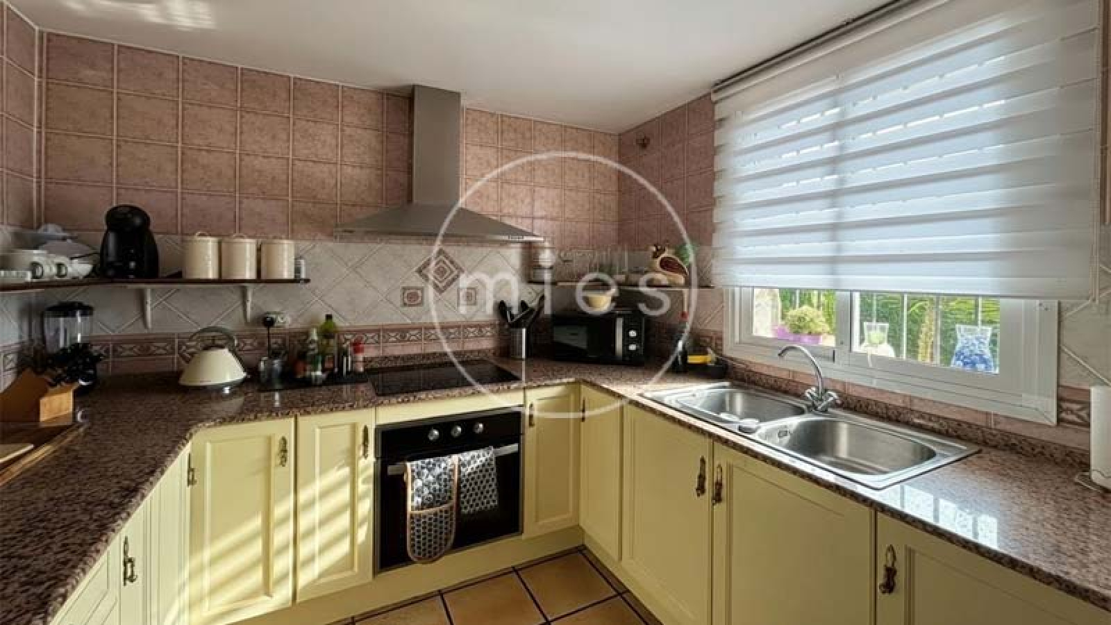 chalet en Turís, chalet en venta Turís, chalet con piscina Turís, chalet Valencia, casa en Turís, chalet independiente Valencia, chalet con parcela, chalet con piscina Valencia, vivienda en Turís, casa con jardín, chalet 9 habitaciones, inversión inmobiliaria Turís, alquiler vacacional Turís, chalet para familias, inmobiliaria Turís, MIES Inmobiliaria