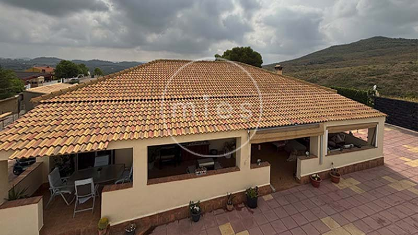 chalet en Turís, chalet en venta Turís, chalet con piscina Turís, chalet Valencia, casa en Turís, chalet independiente Valencia, chalet con parcela, chalet con piscina Valencia, vivienda en Turís, casa con jardín, chalet 9 habitaciones, inversión inmobiliaria Turís, alquiler vacacional Turís, chalet para familias, inmobiliaria Turís, MIES Inmobiliaria
