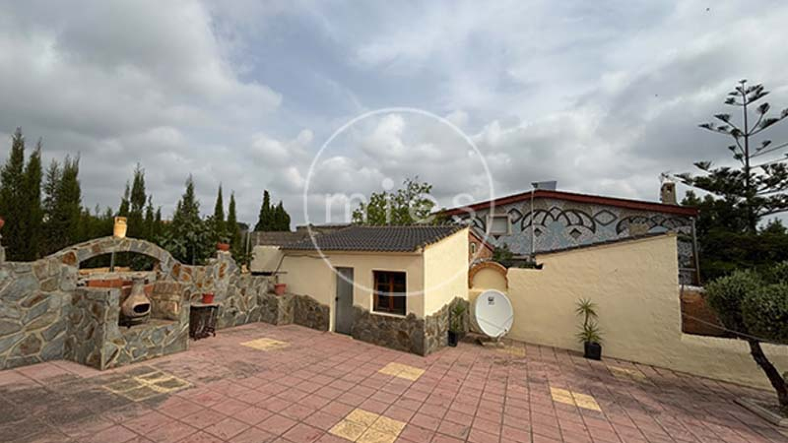 chalet en Turís, chalet en venta Turís, chalet con piscina Turís, chalet Valencia, casa en Turís, chalet independiente Valencia, chalet con parcela, chalet con piscina Valencia, vivienda en Turís, casa con jardín, chalet 9 habitaciones, inversión inmobiliaria Turís, alquiler vacacional Turís, chalet para familias, inmobiliaria Turís, MIES Inmobiliaria