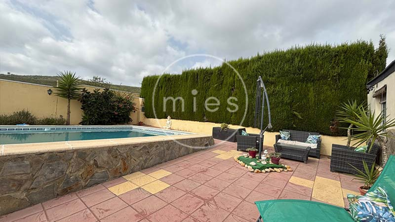 chalet en Turís, chalet en venta Turís, chalet con piscina Turís, chalet Valencia, casa en Turís, chalet independiente Valencia, chalet con parcela, chalet con piscina Valencia, vivienda en Turís, casa con jardín, chalet 9 habitaciones, inversión inmobiliaria Turís, alquiler vacacional Turís, chalet para familias, inmobiliaria Turís, MIES Inmobiliaria