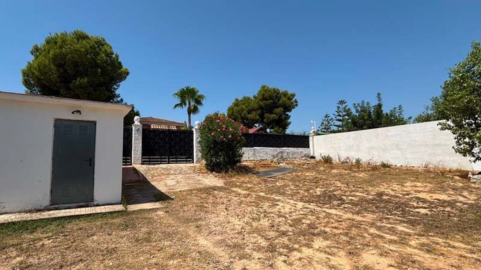 chalet en Turís, chalet en venta Turís, chalet con piscina Turís, chalet Valencia, casa en Turís, chalet independiente Valencia, chalet con parcela, chalet con piscina Valencia, vivienda en Turís, casa con jardín, chalet 9 habitaciones, inversión inmobiliaria Turís, alquiler vacacional Turís, chalet para familias, inmobiliaria Turís, MIES Inmobiliaria