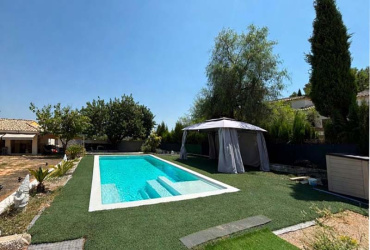 chalet en Turís, chalet en venta Turís, chalet con piscina Turís, chalet Valencia, casa en Turís, chalet independiente Valencia, chalet con parcela, chalet con piscina Valencia, vivienda en Turís, casa con jardín, chalet 9 habitaciones, inversión inmobiliaria Turís, alquiler vacacional Turís, chalet para familias, inmobiliaria Turís, MIES Inmobiliaria