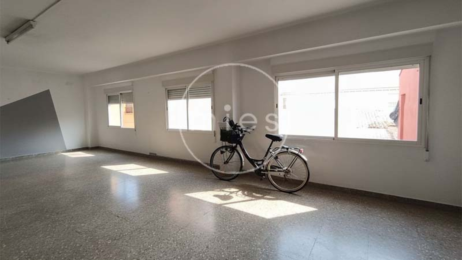 local en venta Alaquàs, local Alaquàs, local centro Alaquàs, local con cambio de uso a vivienda, cambio de uso local a vivienda Alaquàs, vivienda en venta Alaquàs, local primera planta Alaquàs, inversión inmobiliaria Alaquàs, local cerca estación Alaquàs, local Aldaia, inmueble Alaquàs, MIES inmobiliaria, MIES Alaquàs, local para reformar Alaquàs