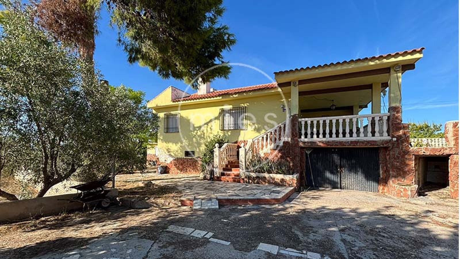 mies inmobiliaria vende en torrent casa chalet para reformar reforma virtual