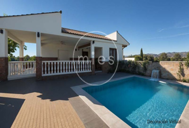 mies agencia en torrent vende chalet urbano para reformar